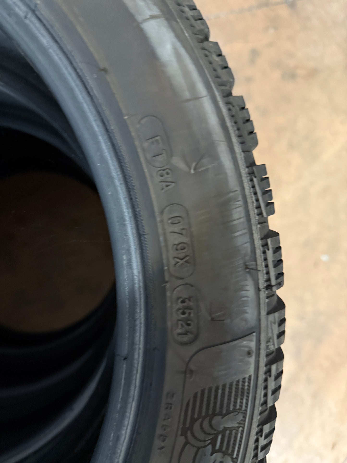 225/45/17 - Invernali - Michelin - DOT 2021 - Usato