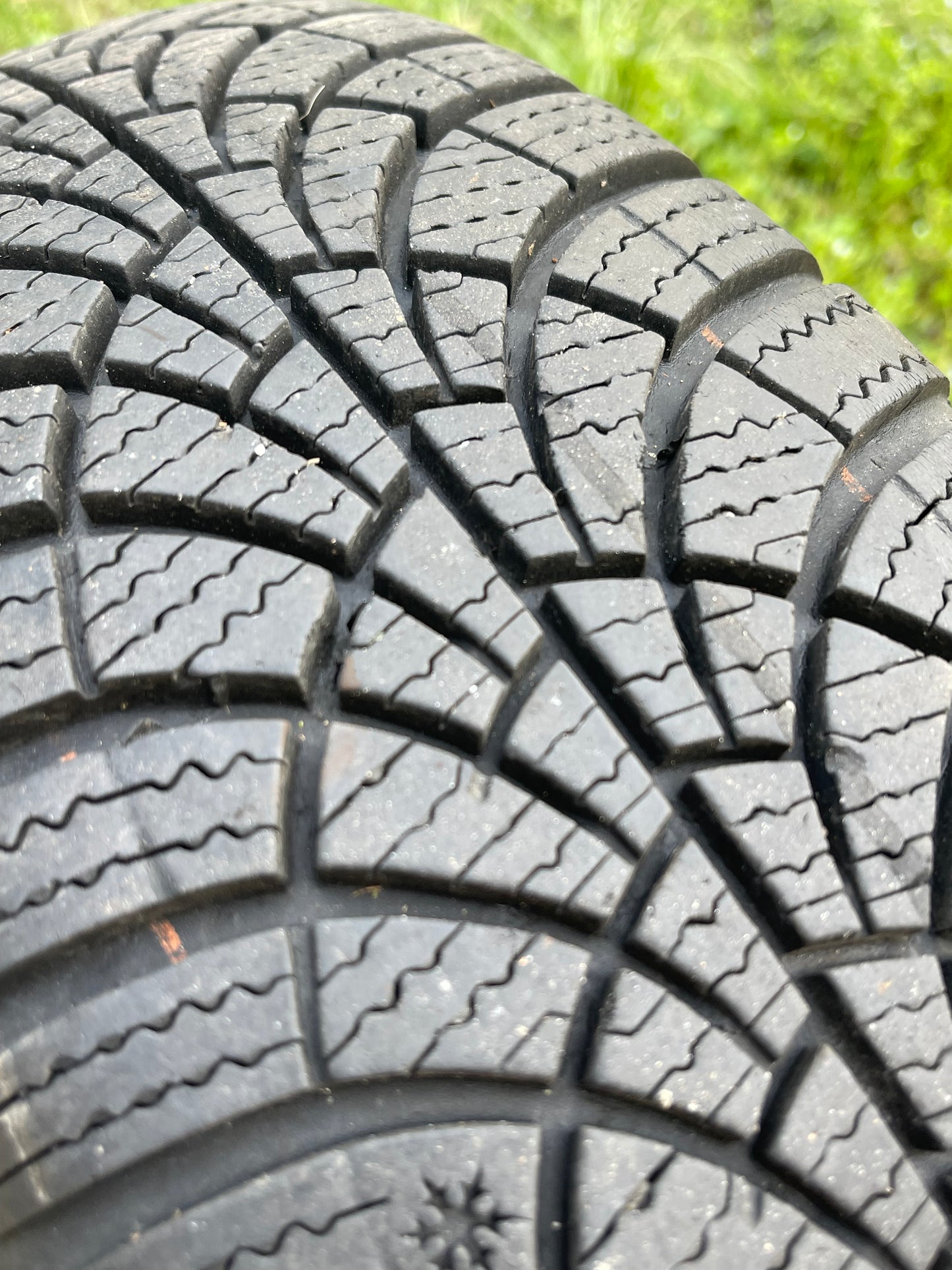 175/65/14 - Invernali - Goodyear - DOT 2022 - Usato