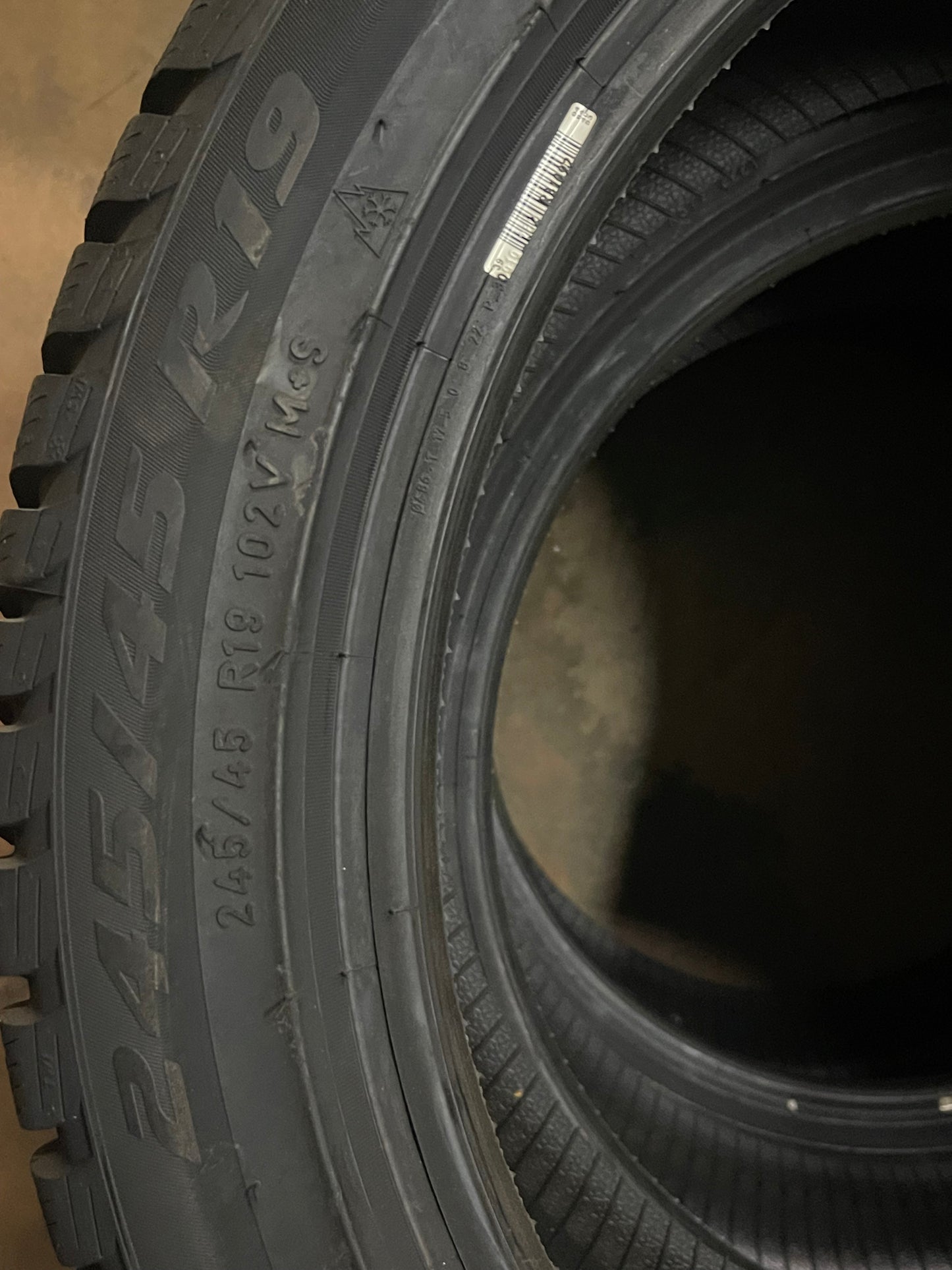 245/45/19 - Invernali - Pirelli - DOT 2021 - Nuovo