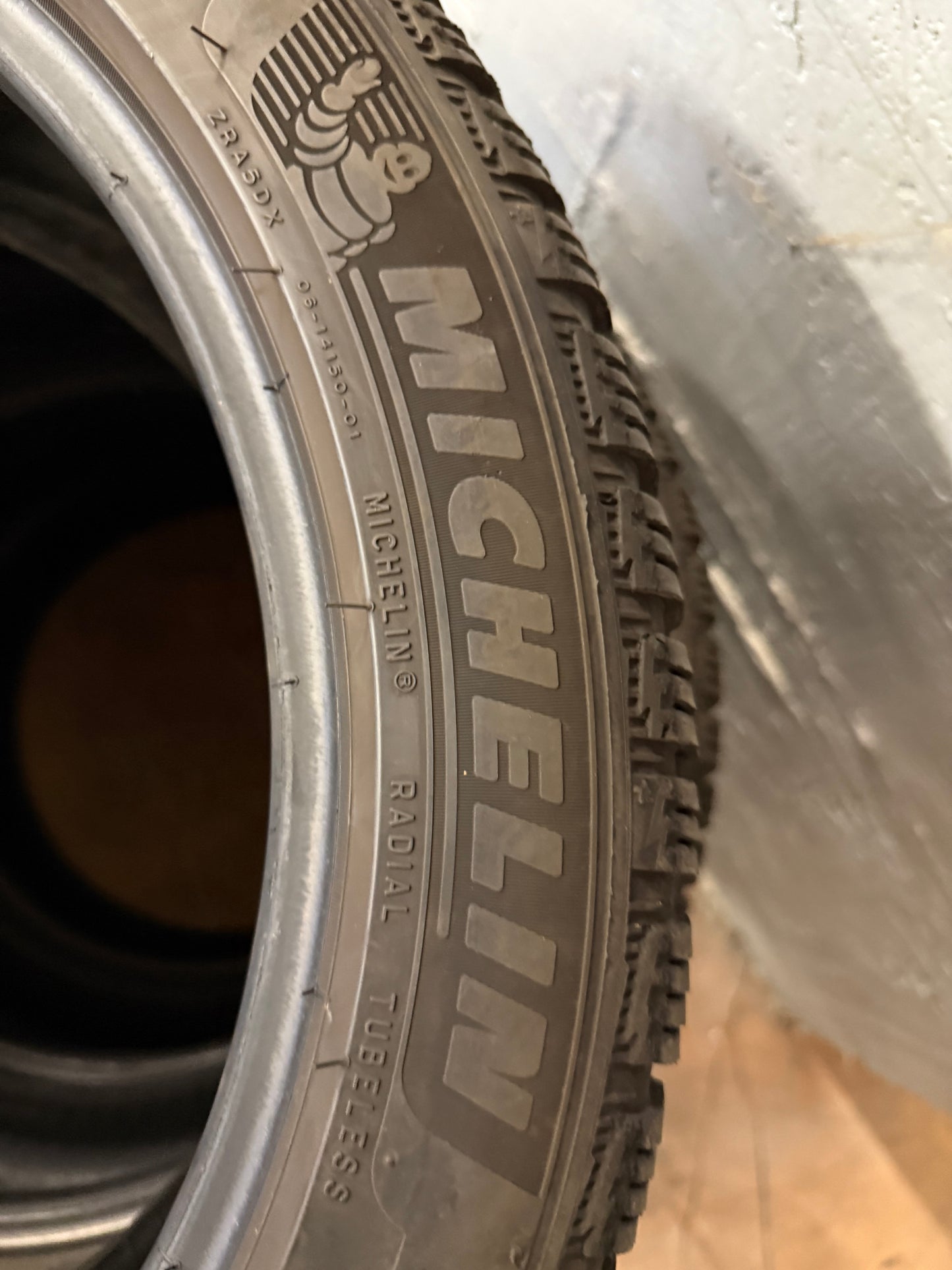 225/45/17 - Invernali - Michelin - DOT 2021 - Usato