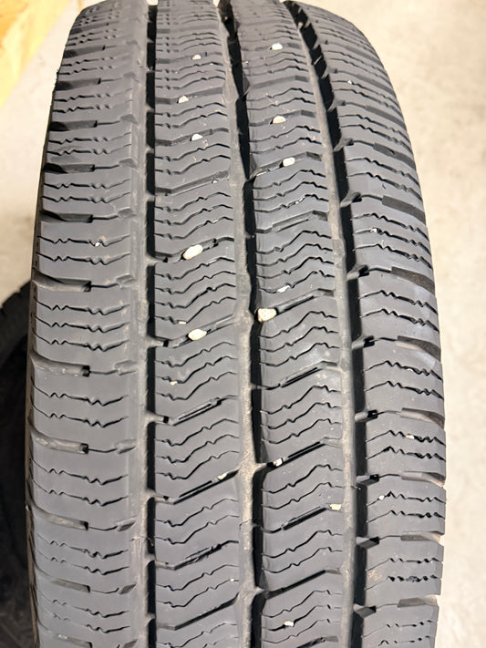 215/70/15C - Invernali - Barum - DOT 2023 - Usato