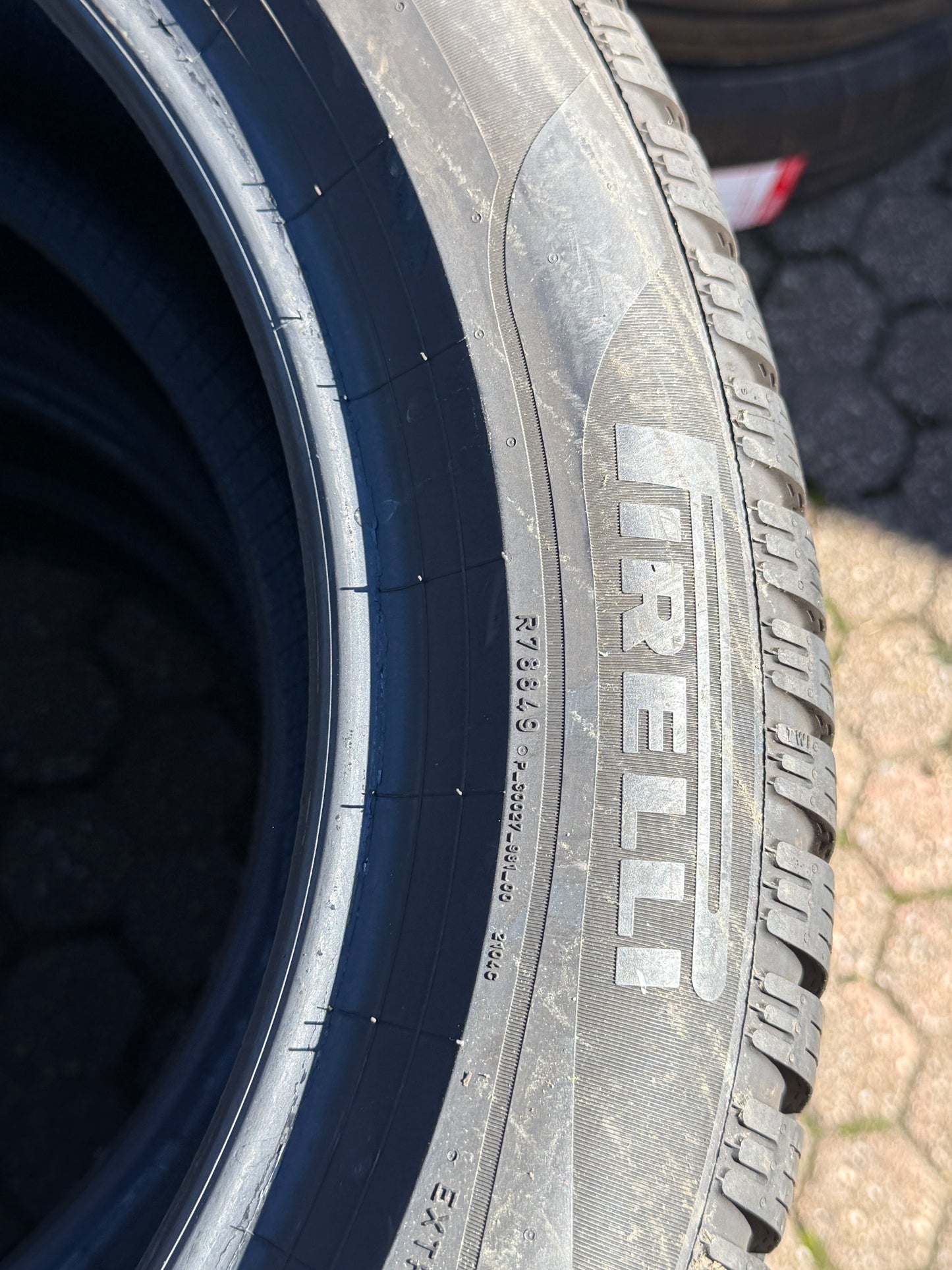 225/55/18 - Invernali - Pirelli - DOT 2023 - Usato