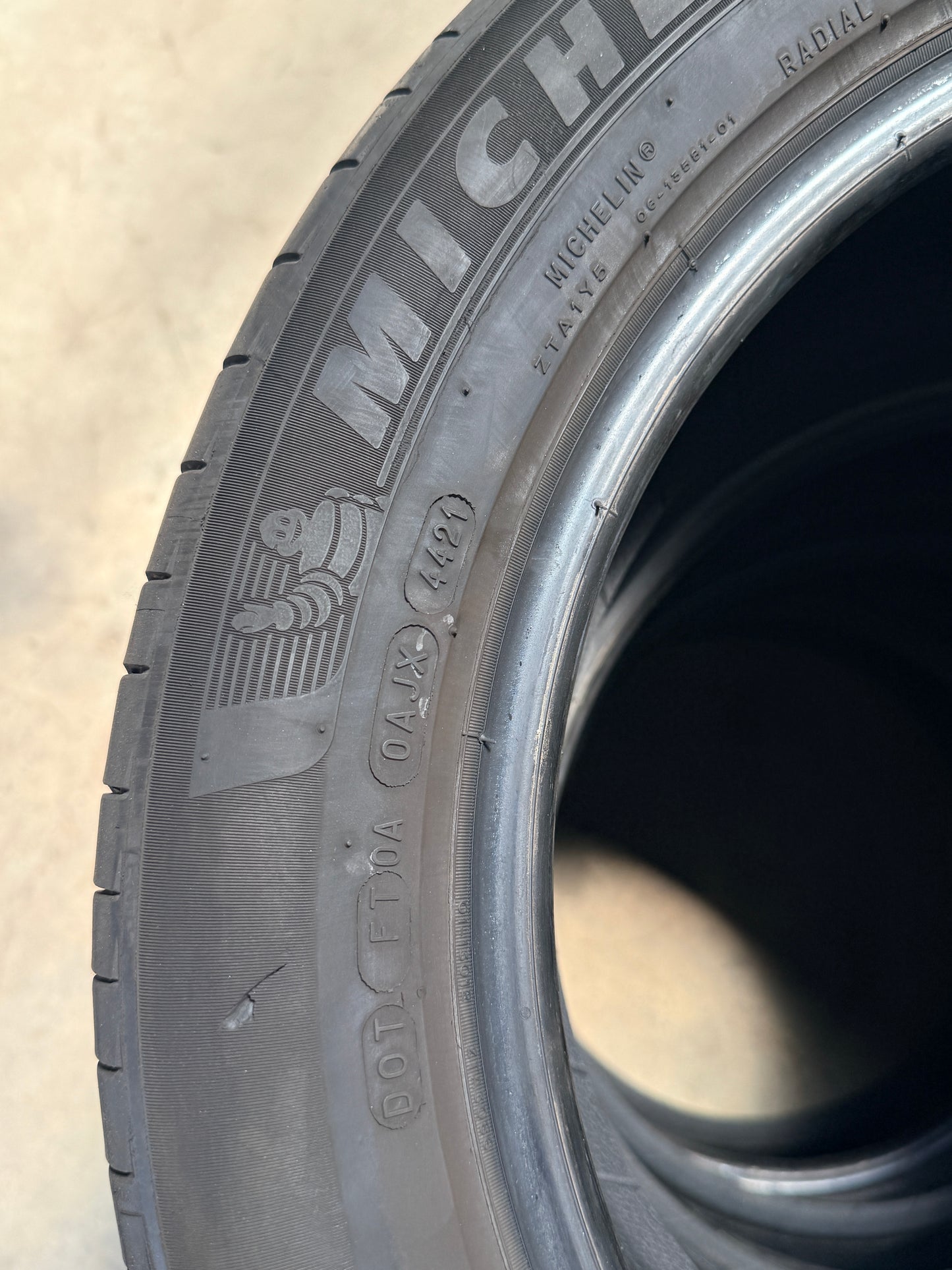 225/50/17 - Estive - Michelin - DOT 2021 - Usato