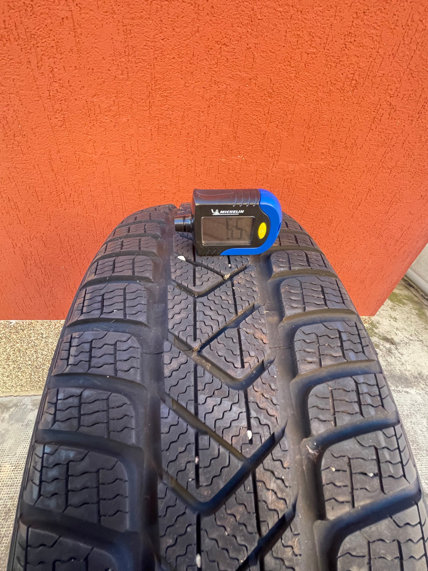 225/55/18 - Invernali - Pirelli - DOT 2022 - Usato