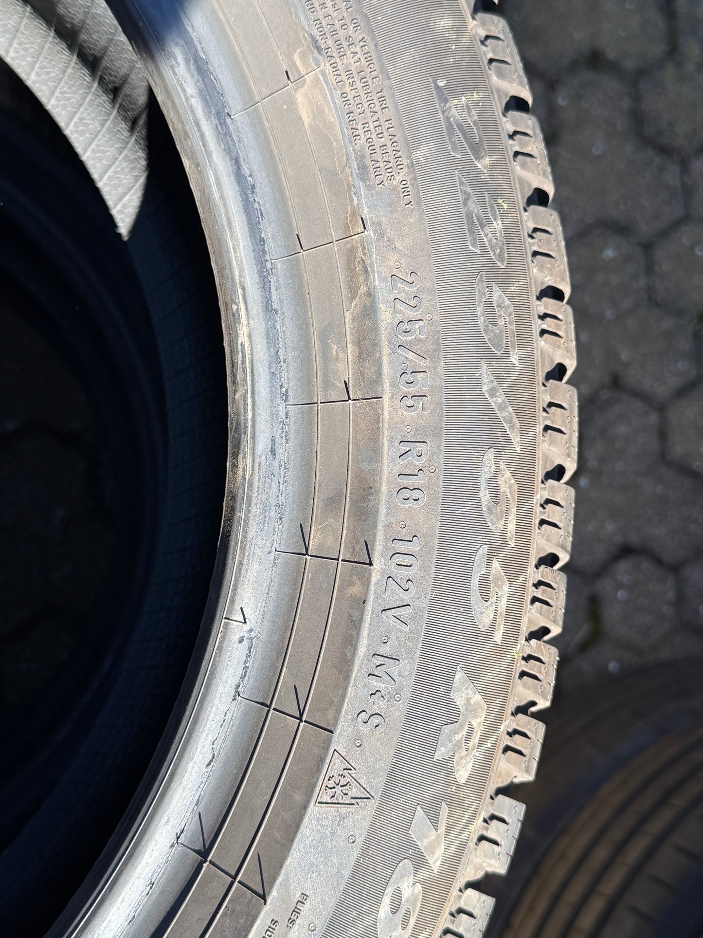 225/55/18 - Invernali - Pirelli - DOT 2023 - Usato