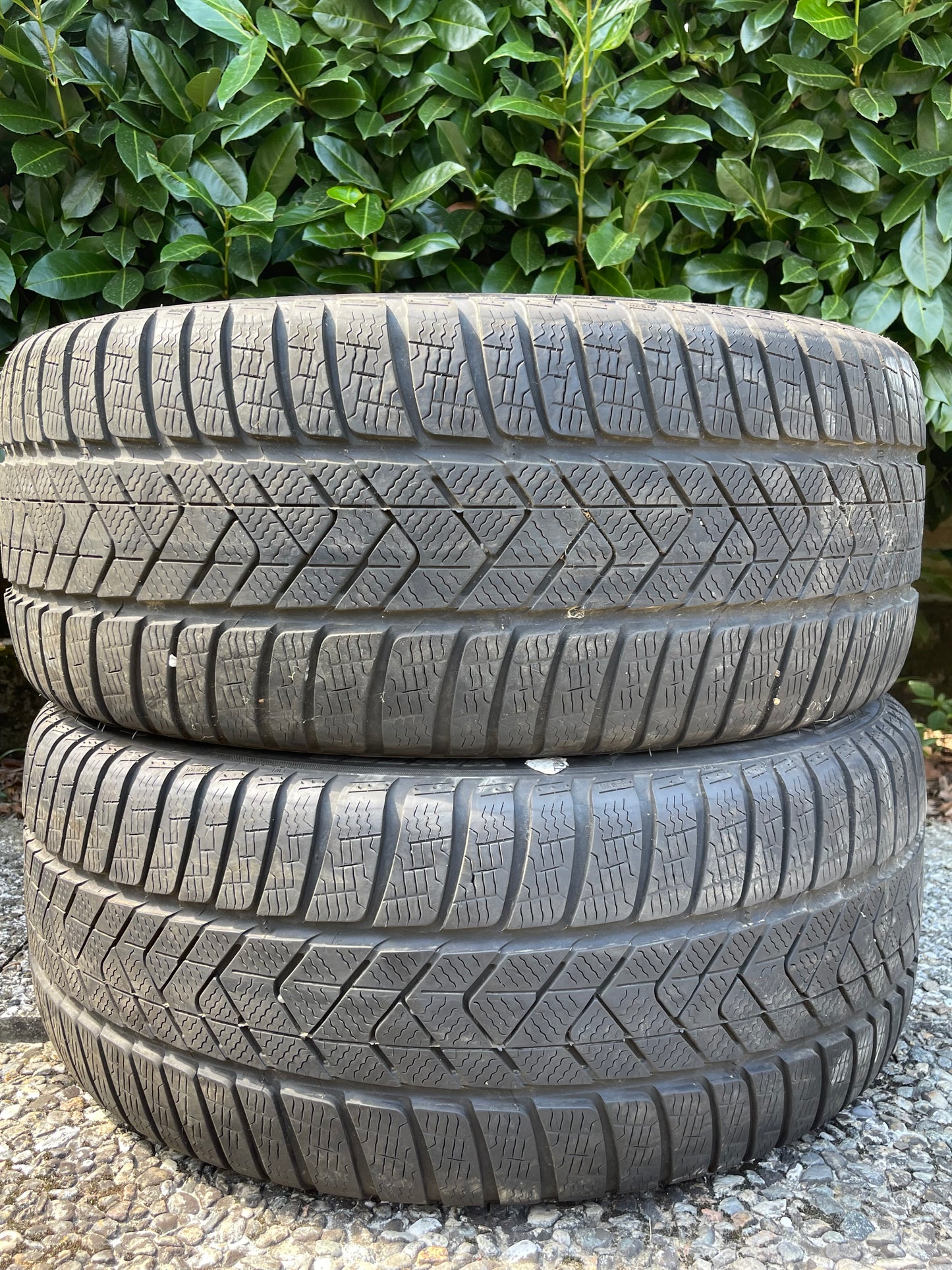 275/40/18 - Invernali - Pirelli RFT - DOT 2017 - Usato