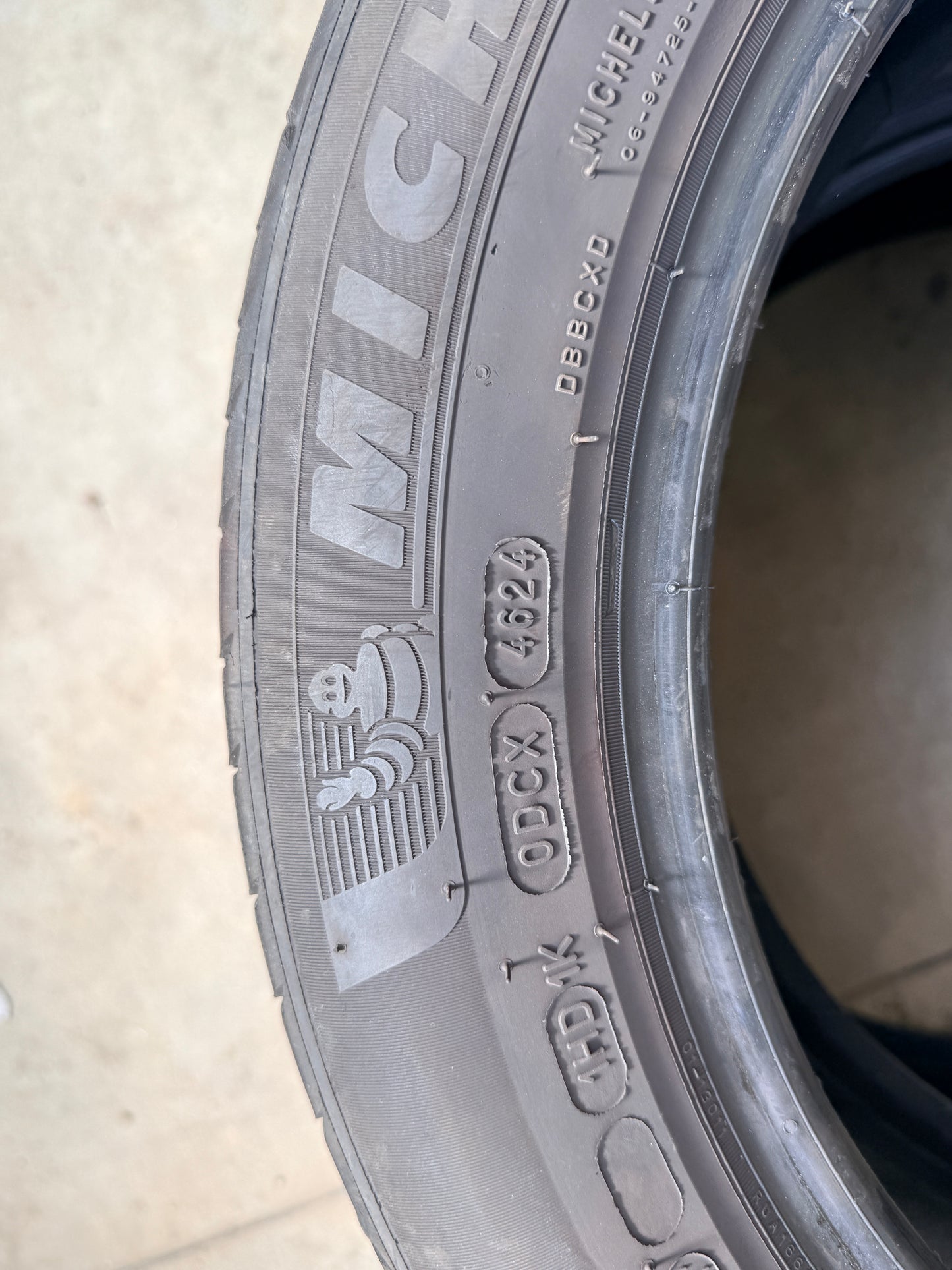 195/55/16 - Estive - Michelin - DOT 2024 - Usato