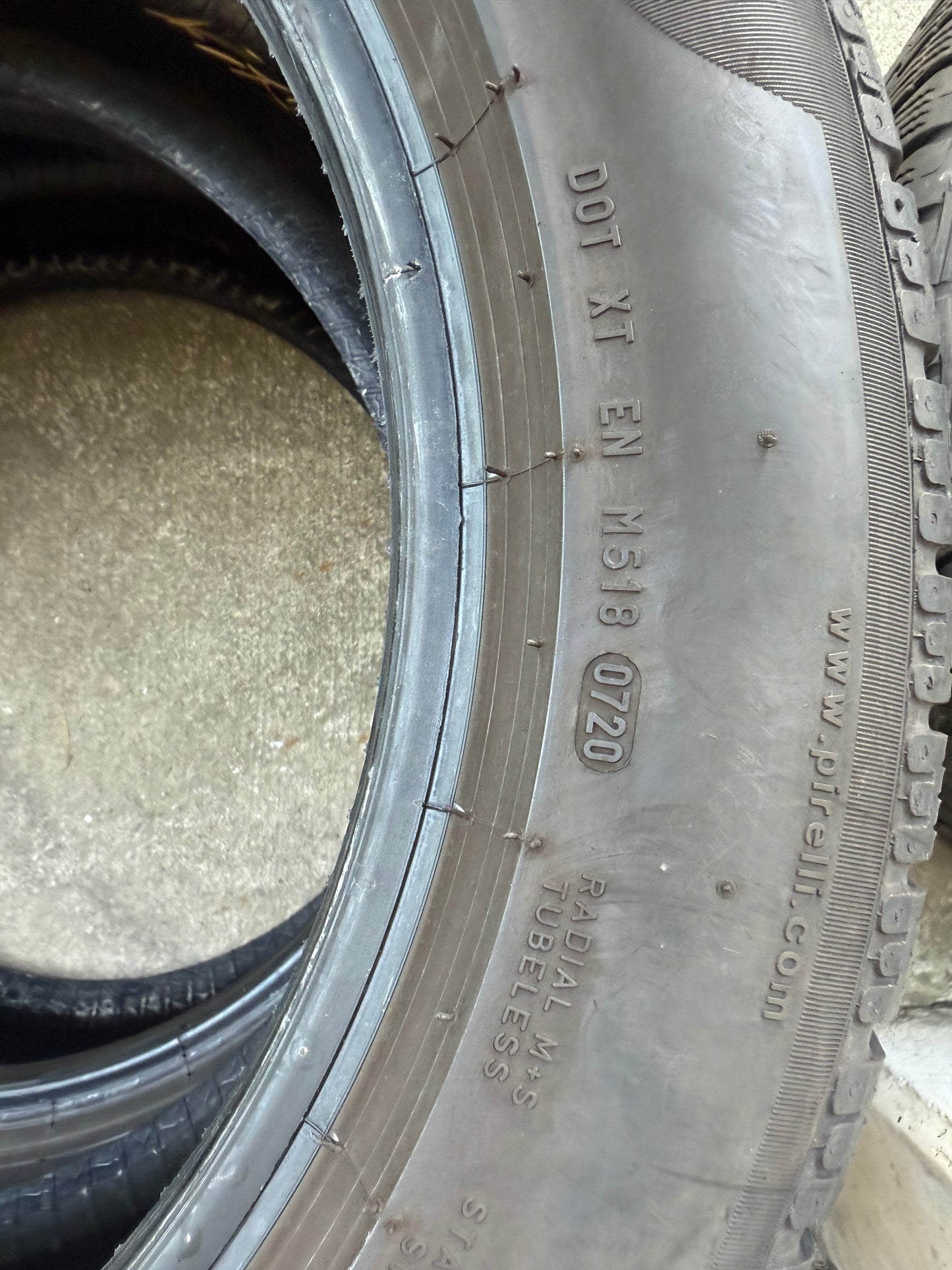225/55/17 - Invernali - Pirelli - DOT 2020 - Usato