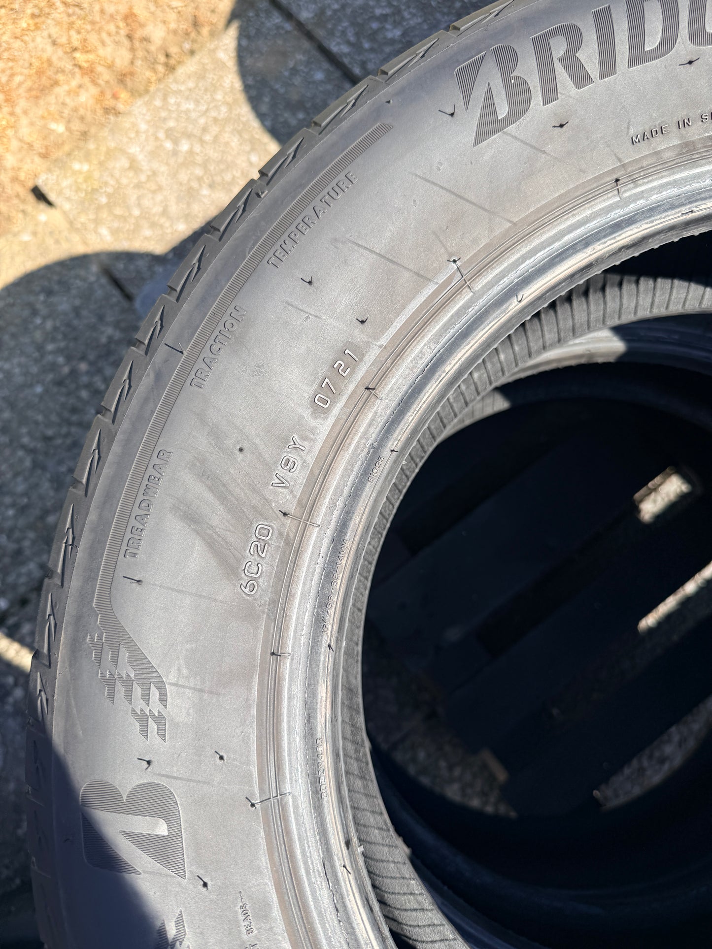 205/60/16 - Estive - Bridgestone - DOT 2020/2021 - Usato