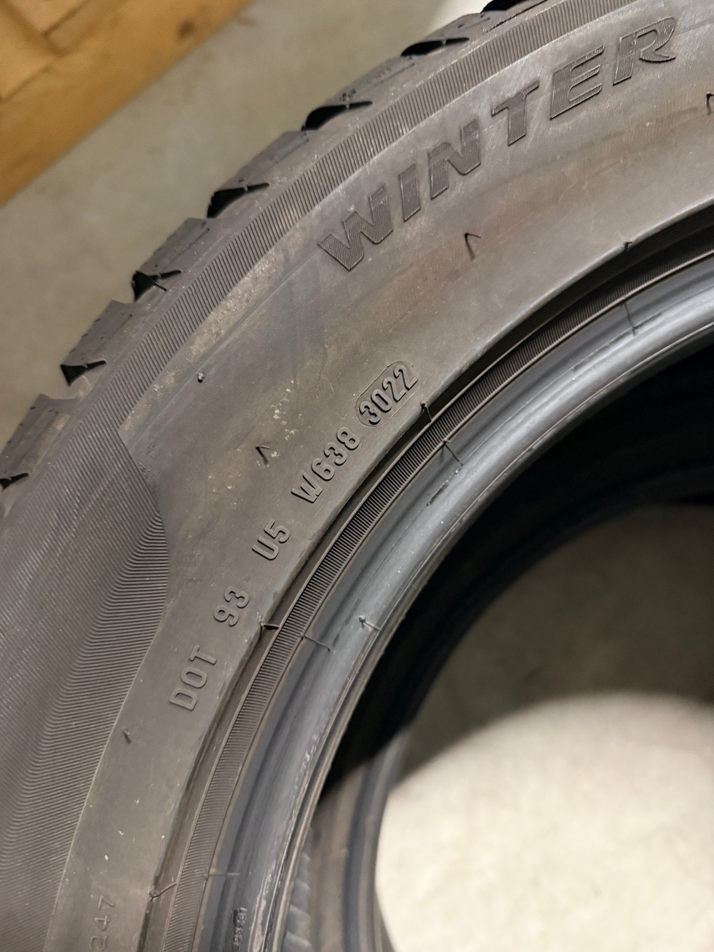 225/55/18 - Invernali - Pirelli - DOT 2021/2022 - Usato