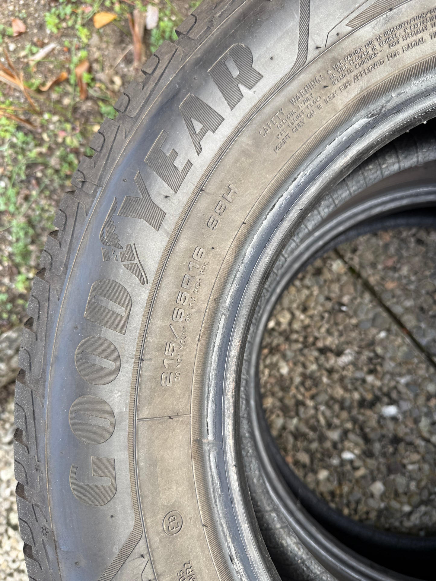 215/65/16 - Invernali - Goodyear - DOT 2019 - Usato