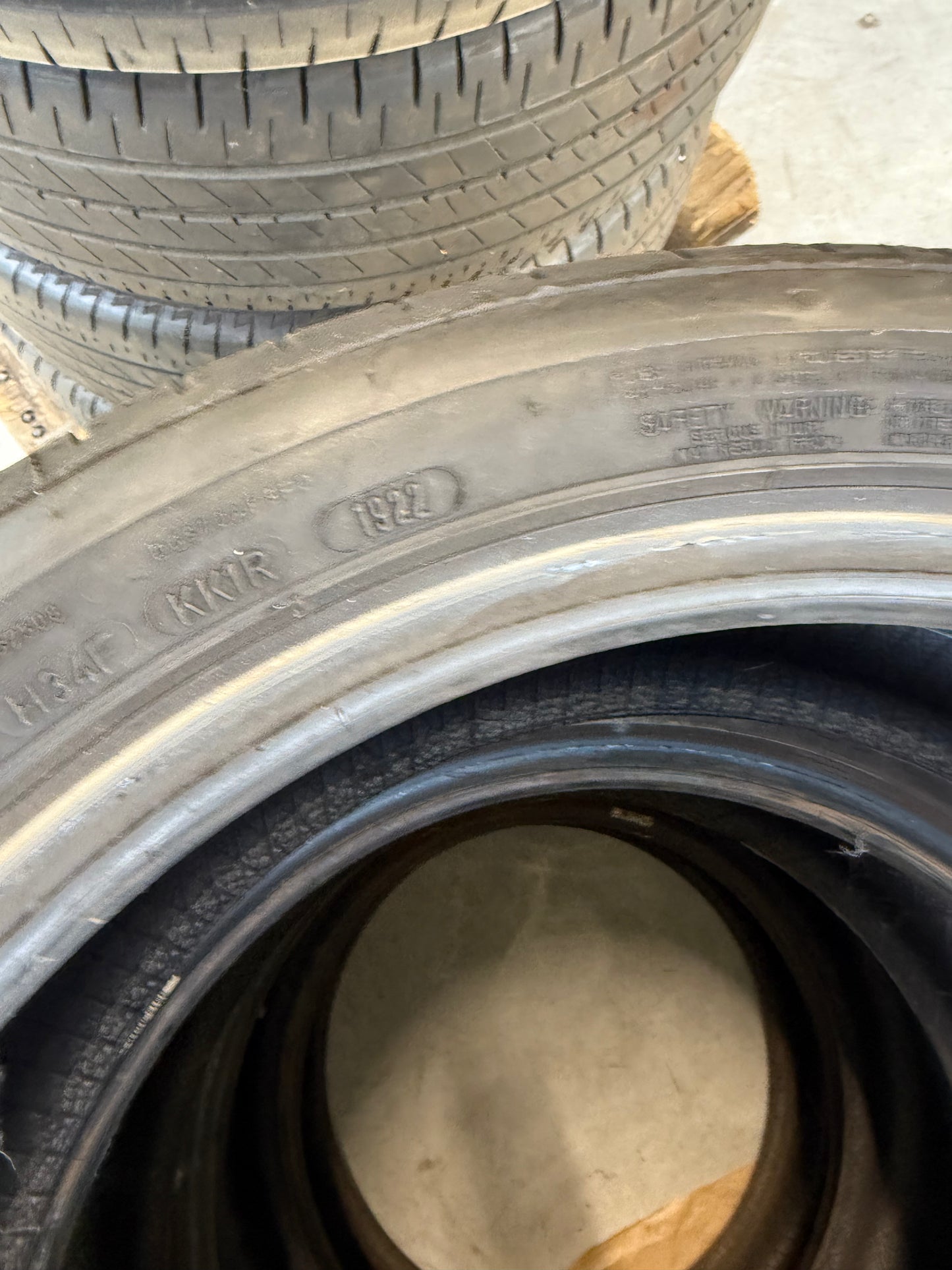 225/45/18 - Estive - Dunlop - DOT 2022 - Usato