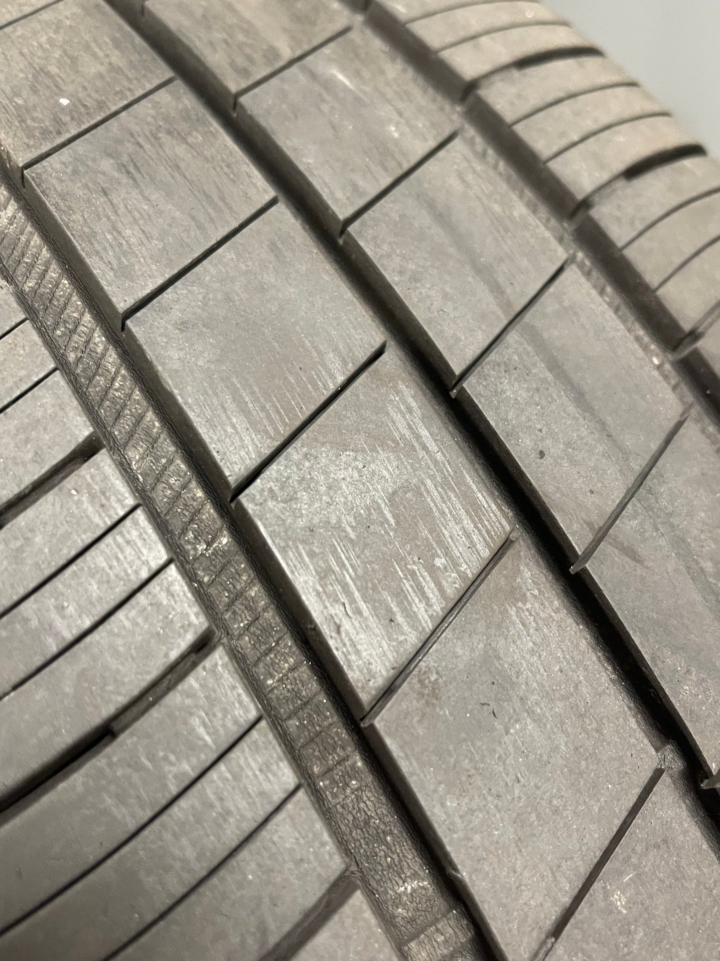 195/60/18 - Estive - Goodyear - DOT 2022 - Usato