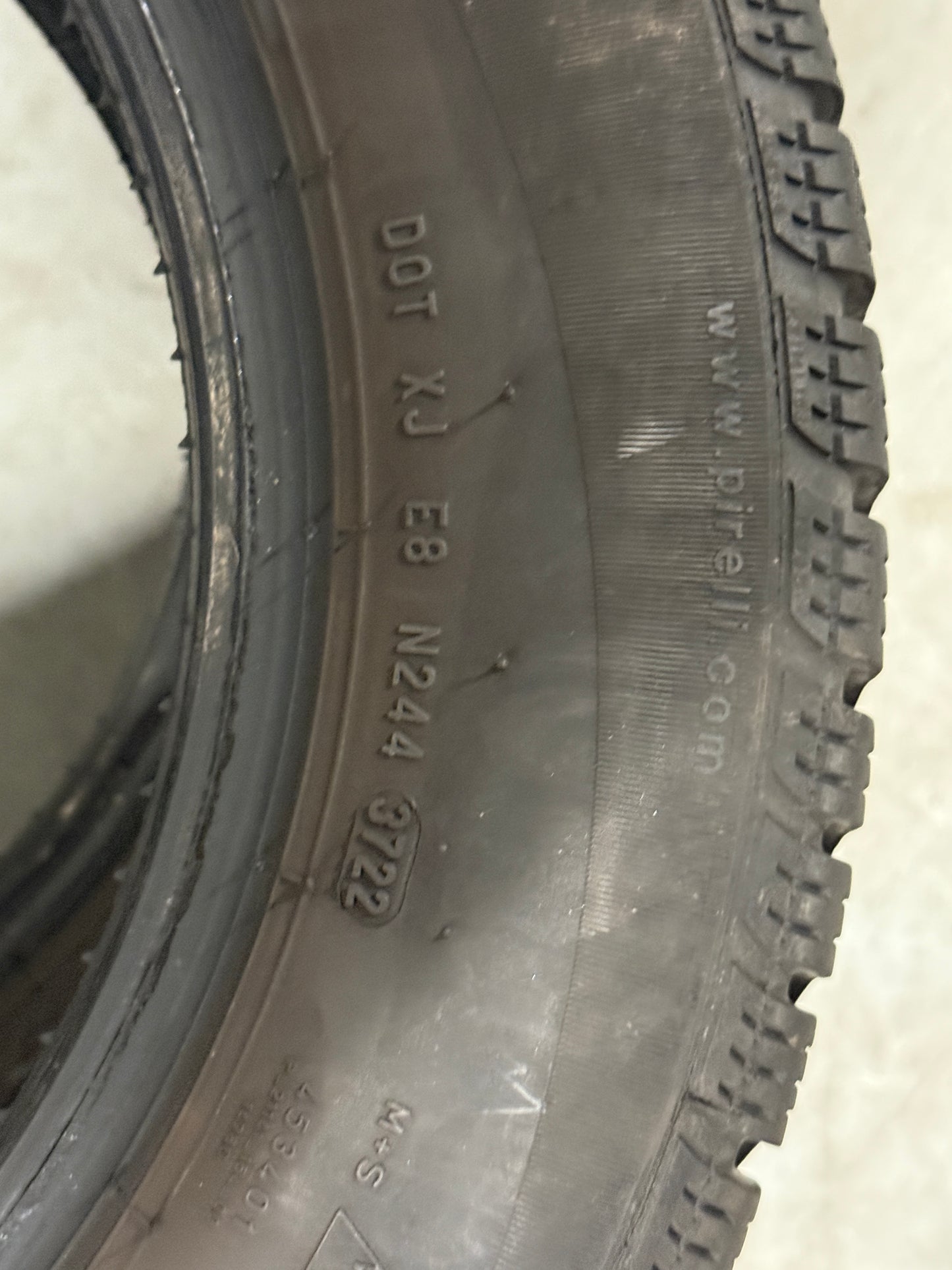 175/65/14- Invernali - Pirelli - DOT 2022 - Usato