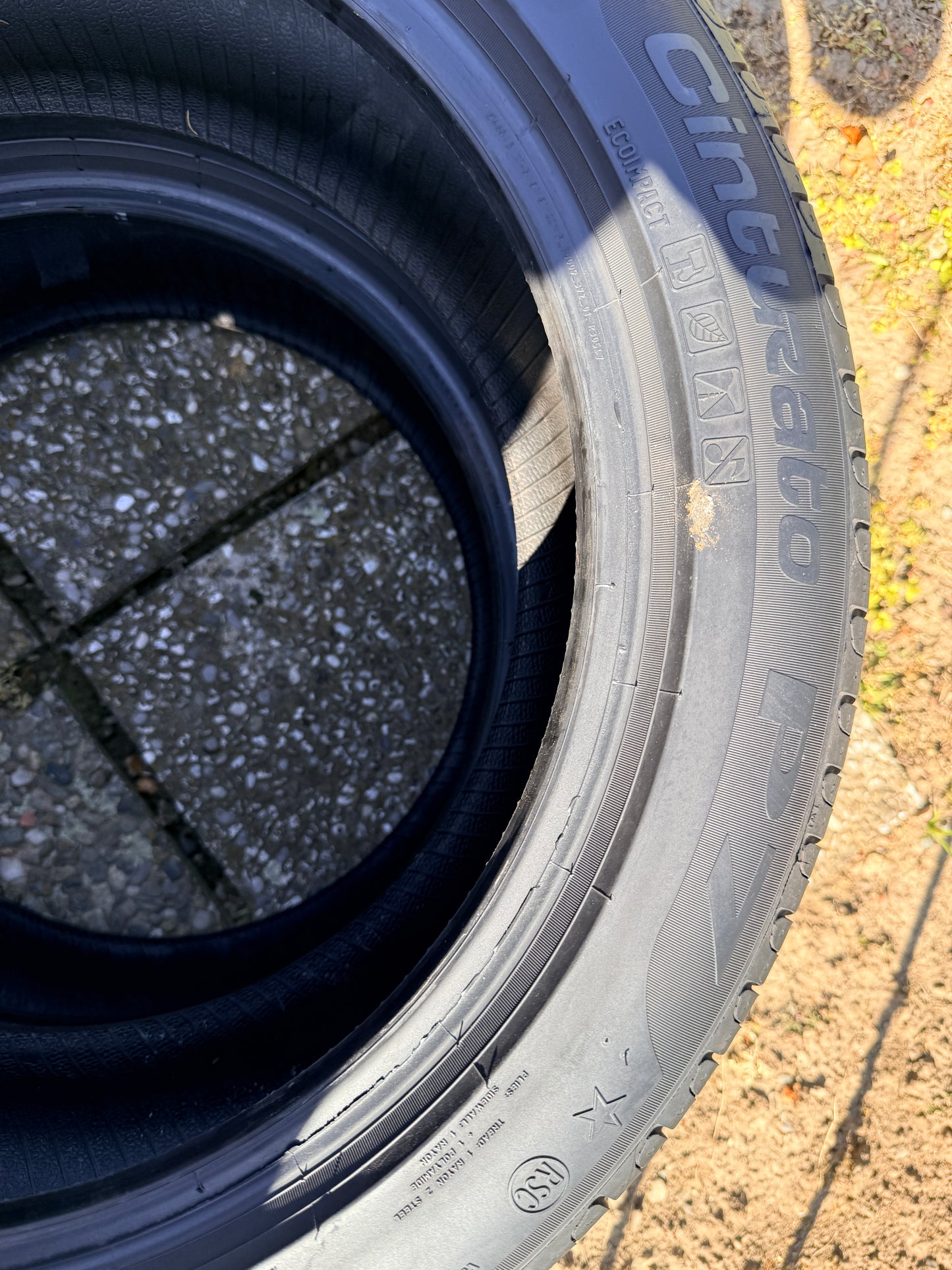 225/50/18 - Estive - Pirelli (anti-foratura) - DOT 2021 - Usato