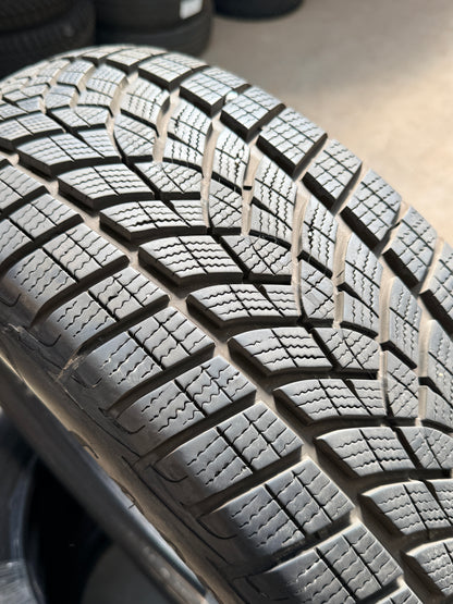 225/60/17 - Invernali - Goodyear - DOT 2021 - Usato