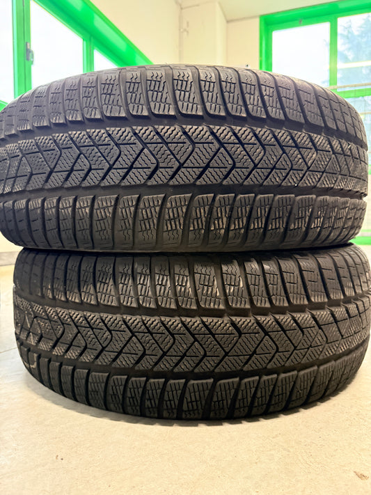 225/55/18 - Invernali - Pirelli - DOT 2022 - Usato