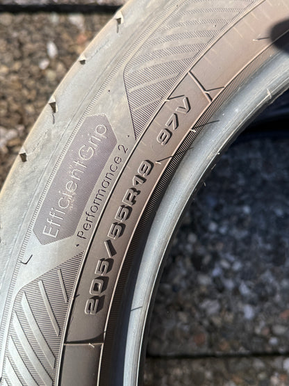 205/55/19 - Estive - Goodyear - DOT 2023/2025 - Usato