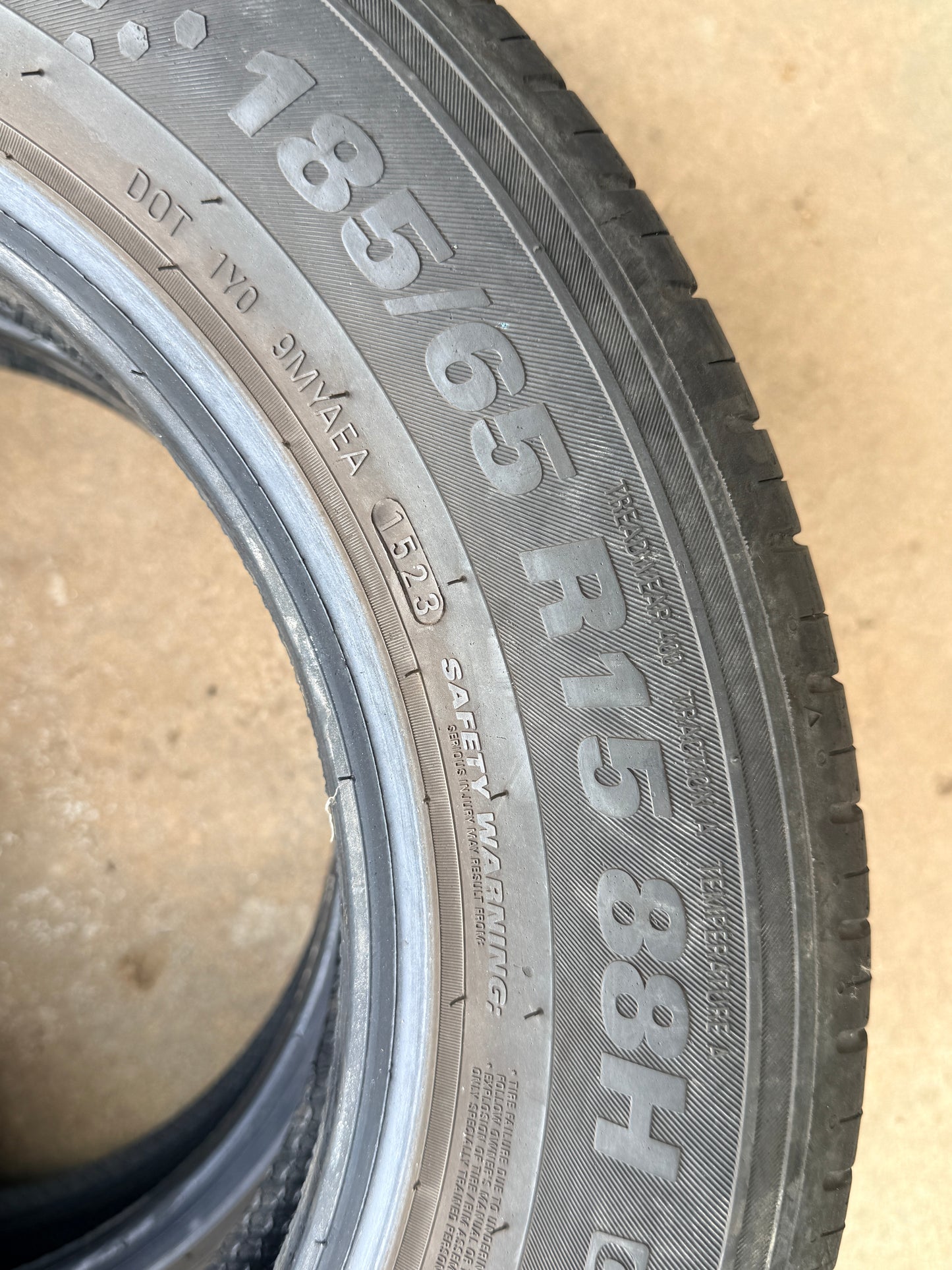 185/65/15 - Estive - Kumho - DOT 2023 - Usato