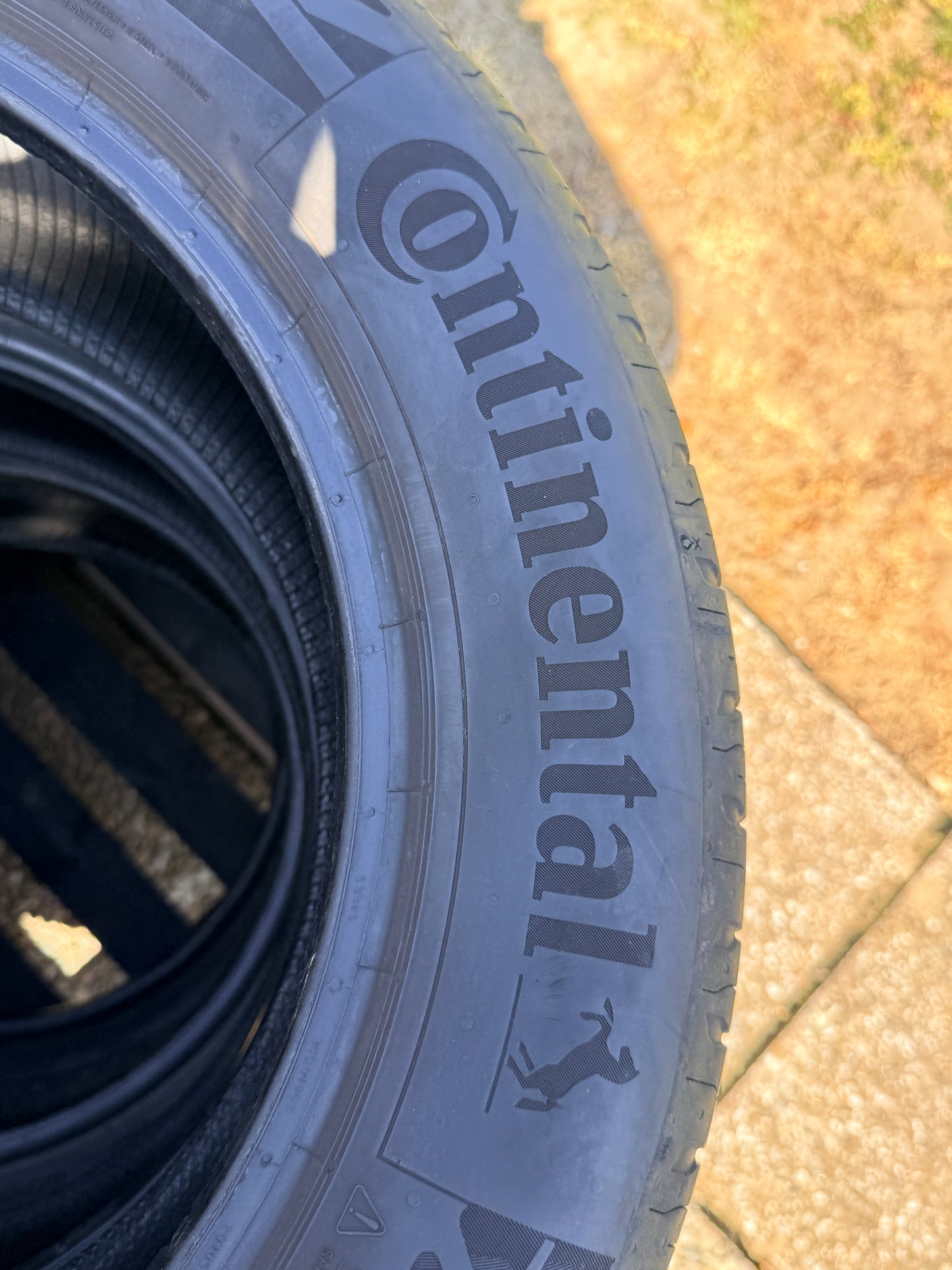 225/55/17 - estive - Continental - DOT 2020 - Usato