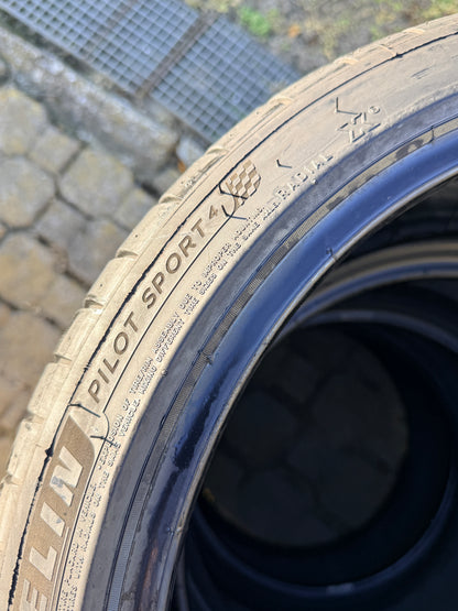 215/40/18 - Estive - Michelin - DOT 2021 - Usato