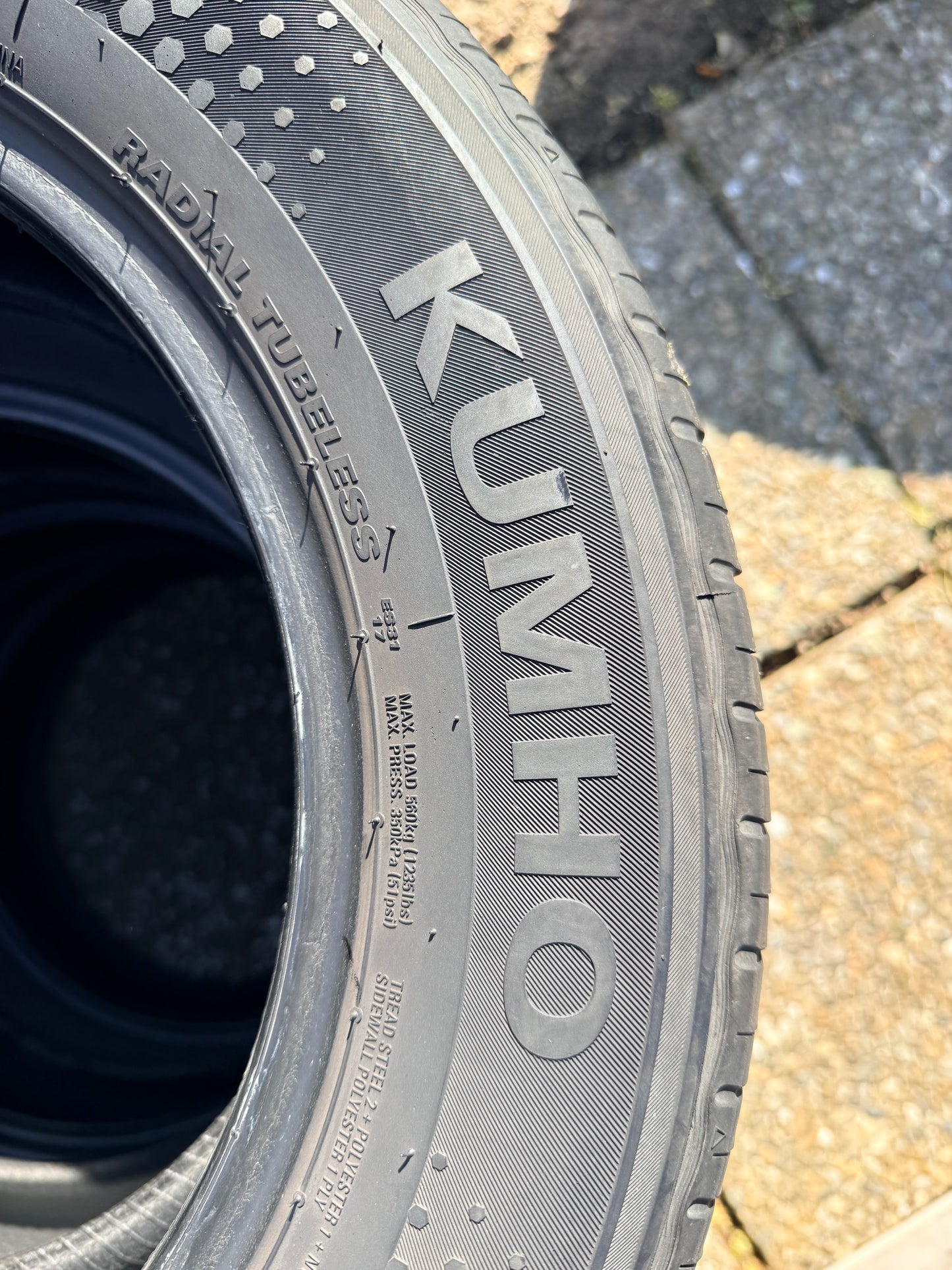 185/65/15 - Estive - Kumho - DOT 2020 - Usato