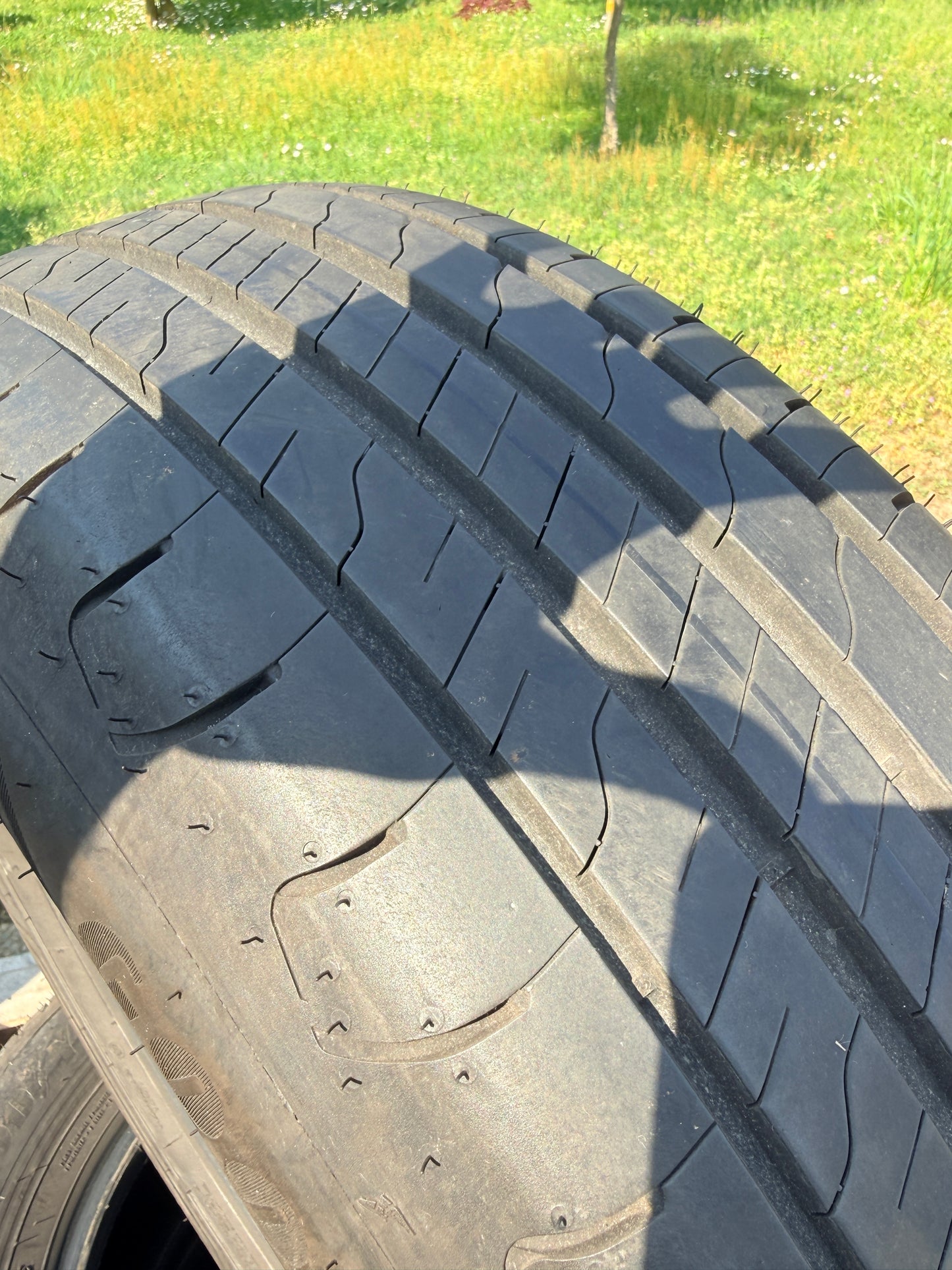 215/65/17 - Estive - Goodyear - DOT 2024 - Usato