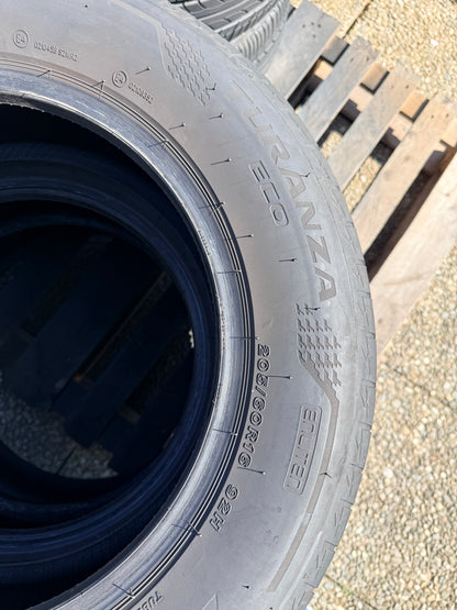 205/60/16 - Estive - Bridgestone - DOT 2020/2021 - Usato