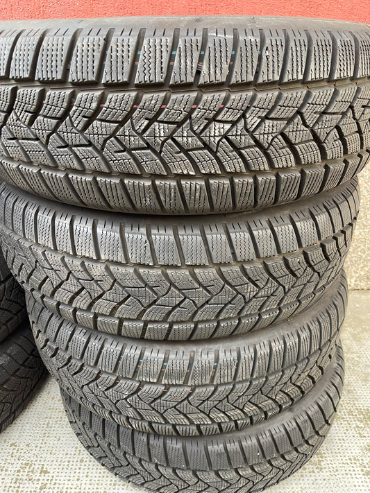 215/65/17 - Invernali - Dunlop - DOT 2022 - Usato
