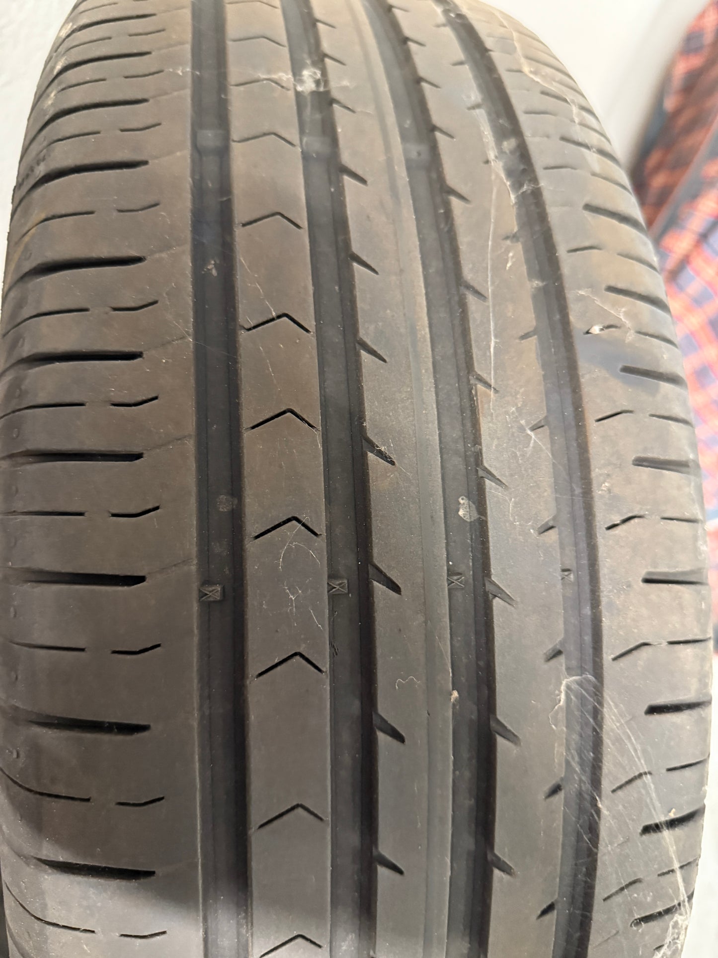 235/65/17 - estive - Continental - DOT 2018 - Usato