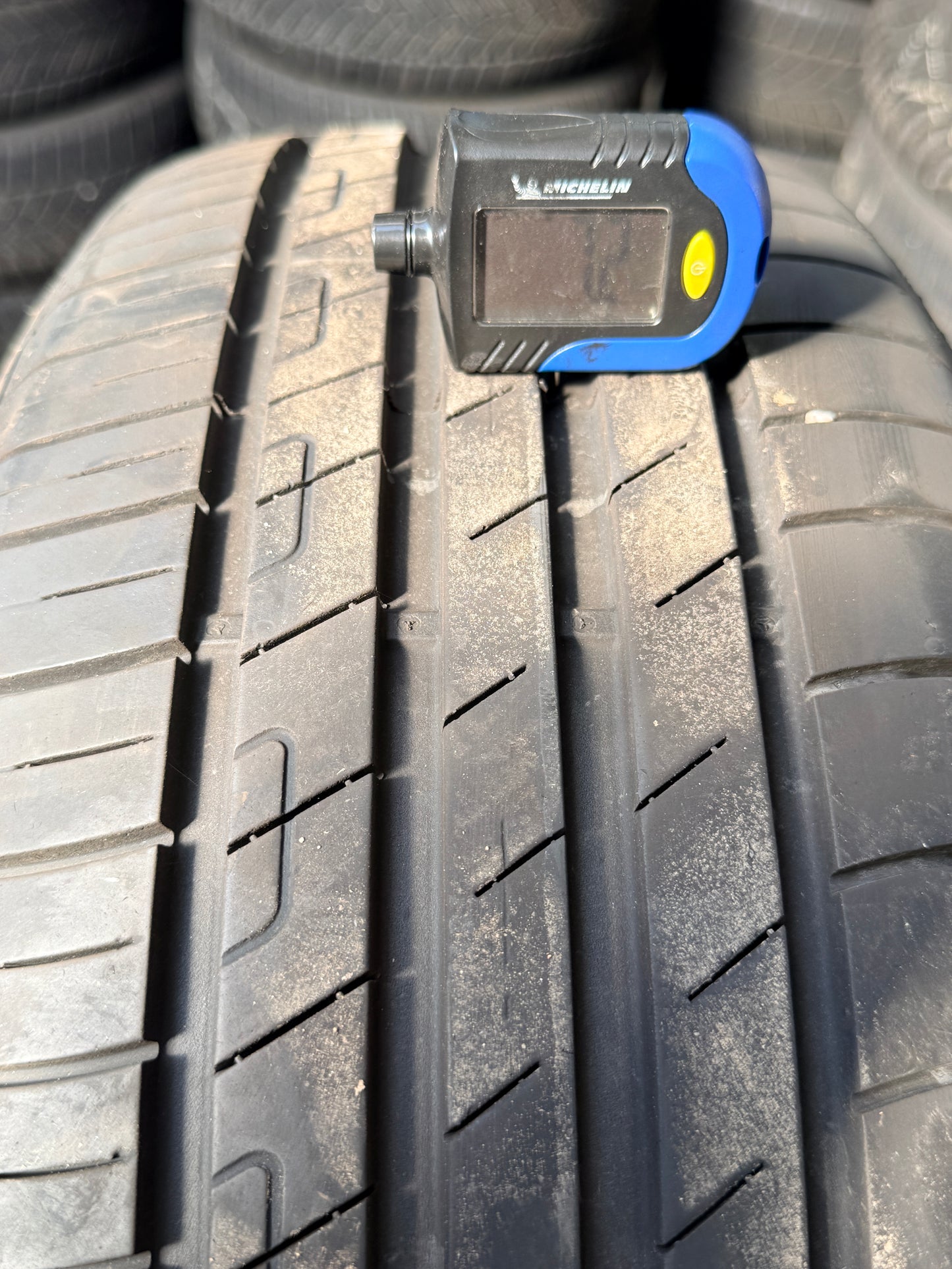 225/55/17 - estive - Goodyear - DOT 2023 - Usato