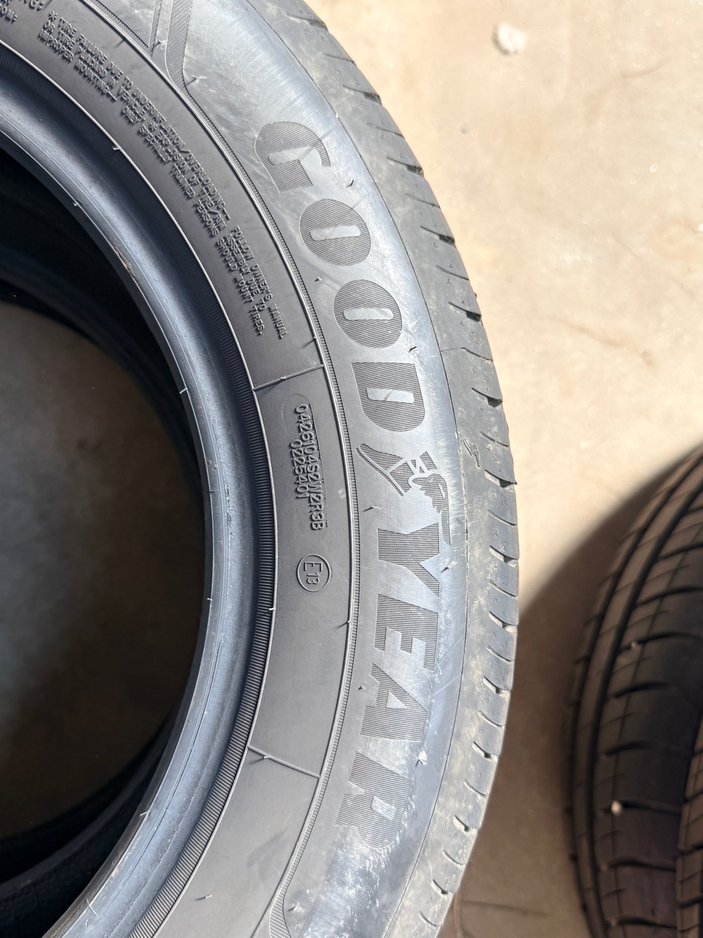185/65/15 - Estive - Goodyear - DOT 2025 - Usato