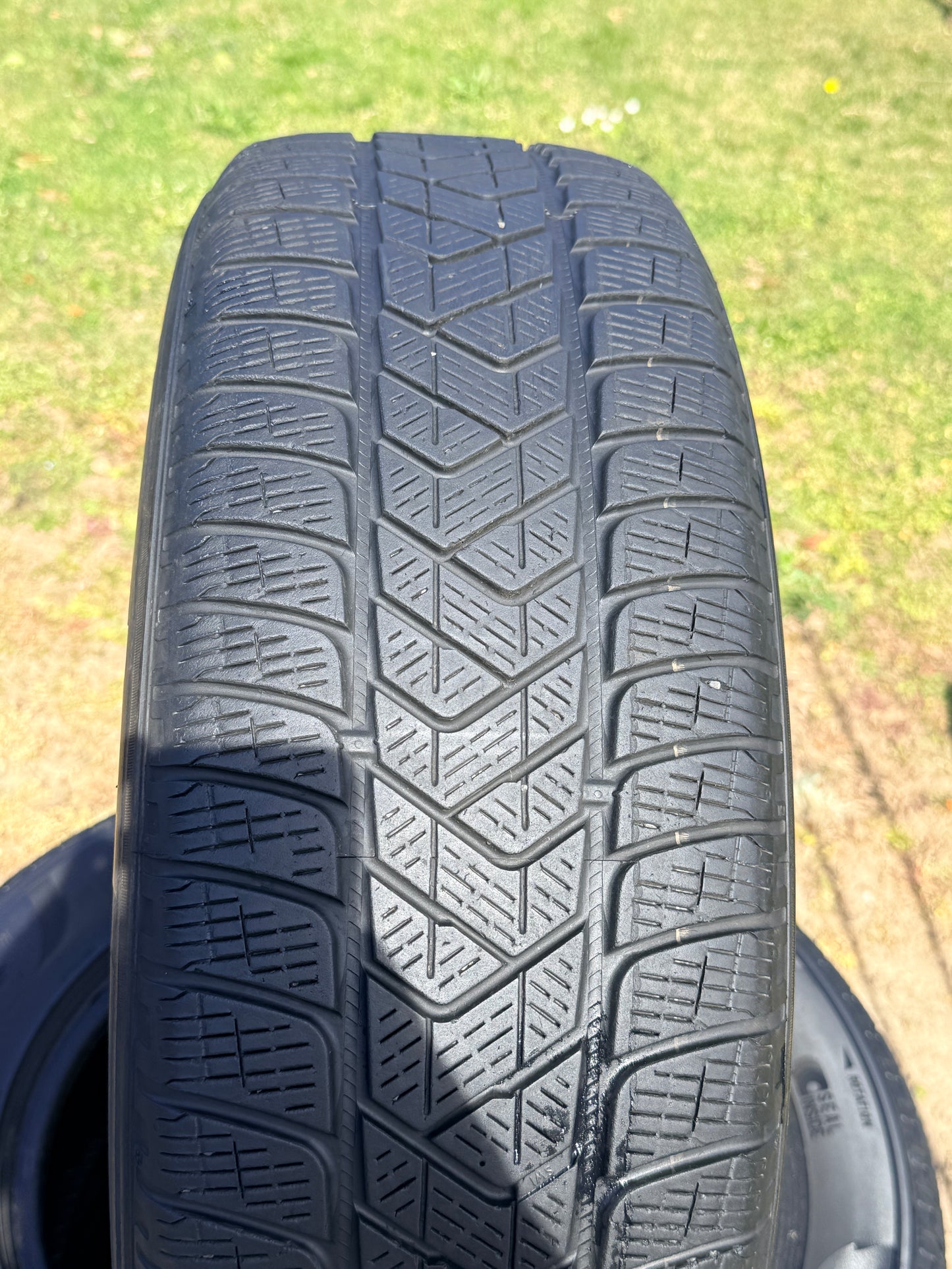215/65/17 - Invernali - Pirelli - DOT 2021 - Usato