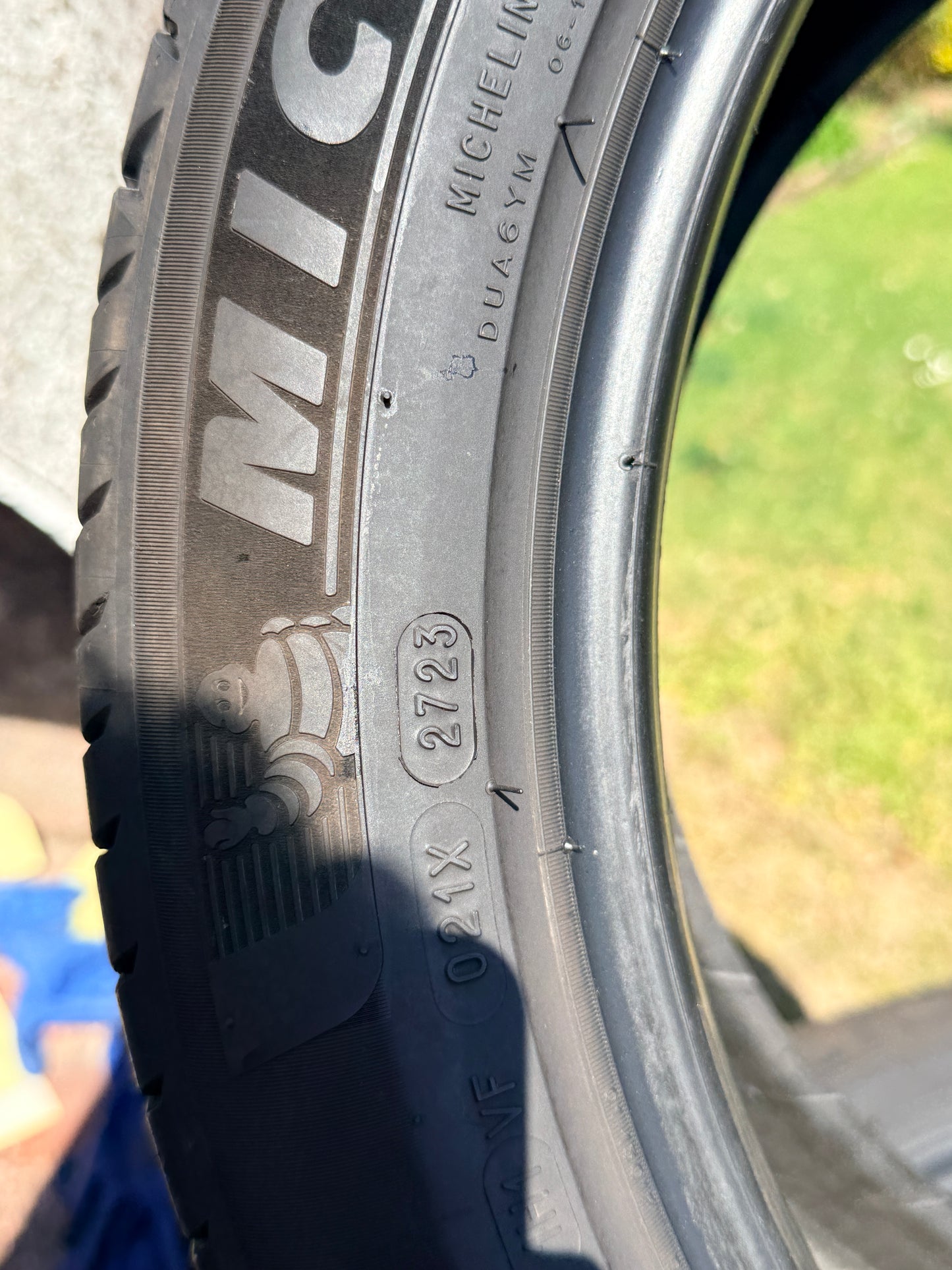 225/50/18 - Estive - Michelin - DOT 2021/2023 - Usato