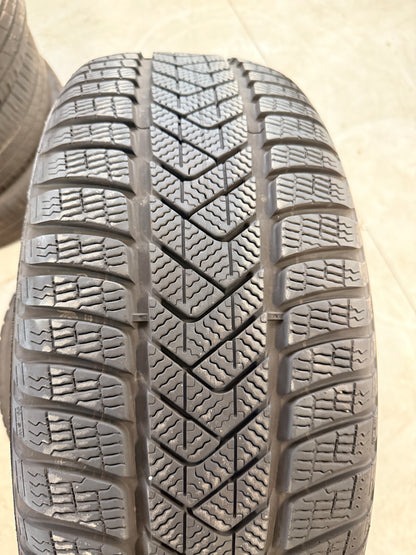 225/55/18 - Invernali - Pirelli - DOT 2022 - Usato