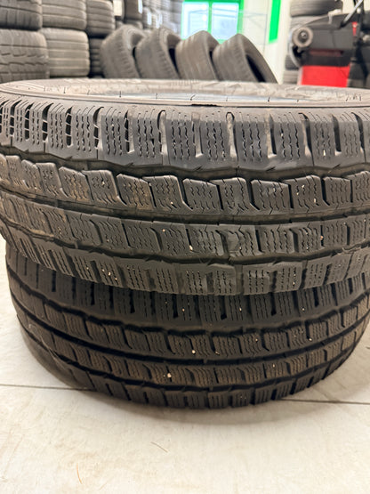 215/70/15C - Invernali - Kumho - DOT 2023 - Usato