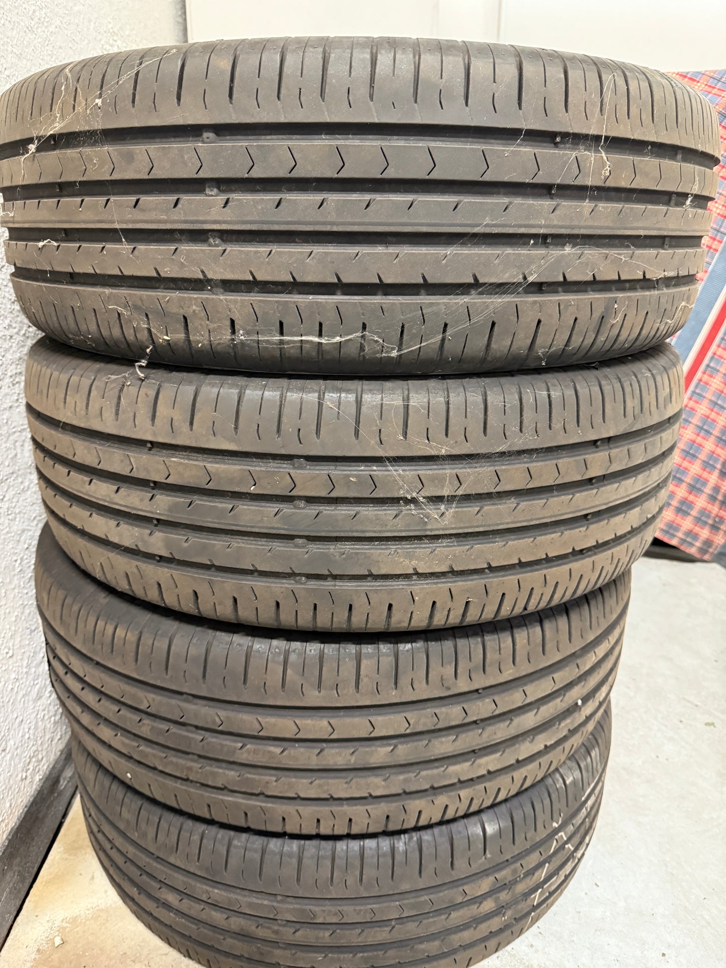 235/65/17 - estive - Continental - DOT 2018 - Usato