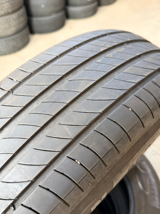 215/65/17 - Estive - Michelin - DOT 2021 - Usato