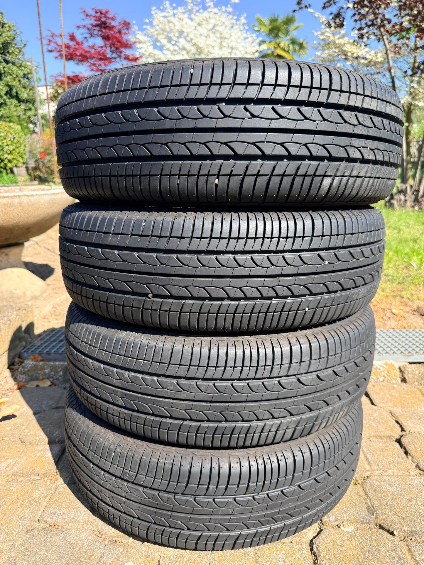 175/65/14 - Estive - Bridgestone - DOT 2015 - Usato