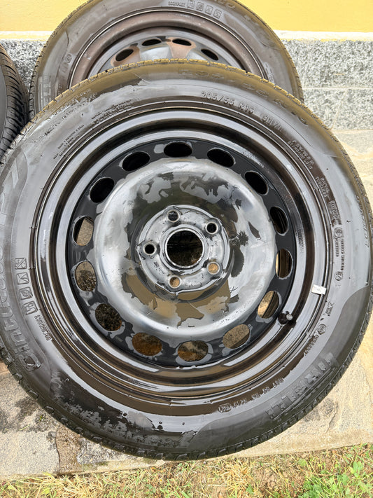 Cerchi + gomme estive Pirelli 16” - Volkswagen Golf/VAG -  Originali - Usato