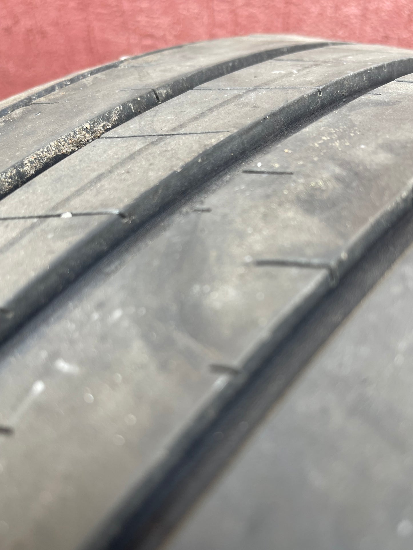 225/55/18 - Estive - Goodyear - DOT 2022 - Usato