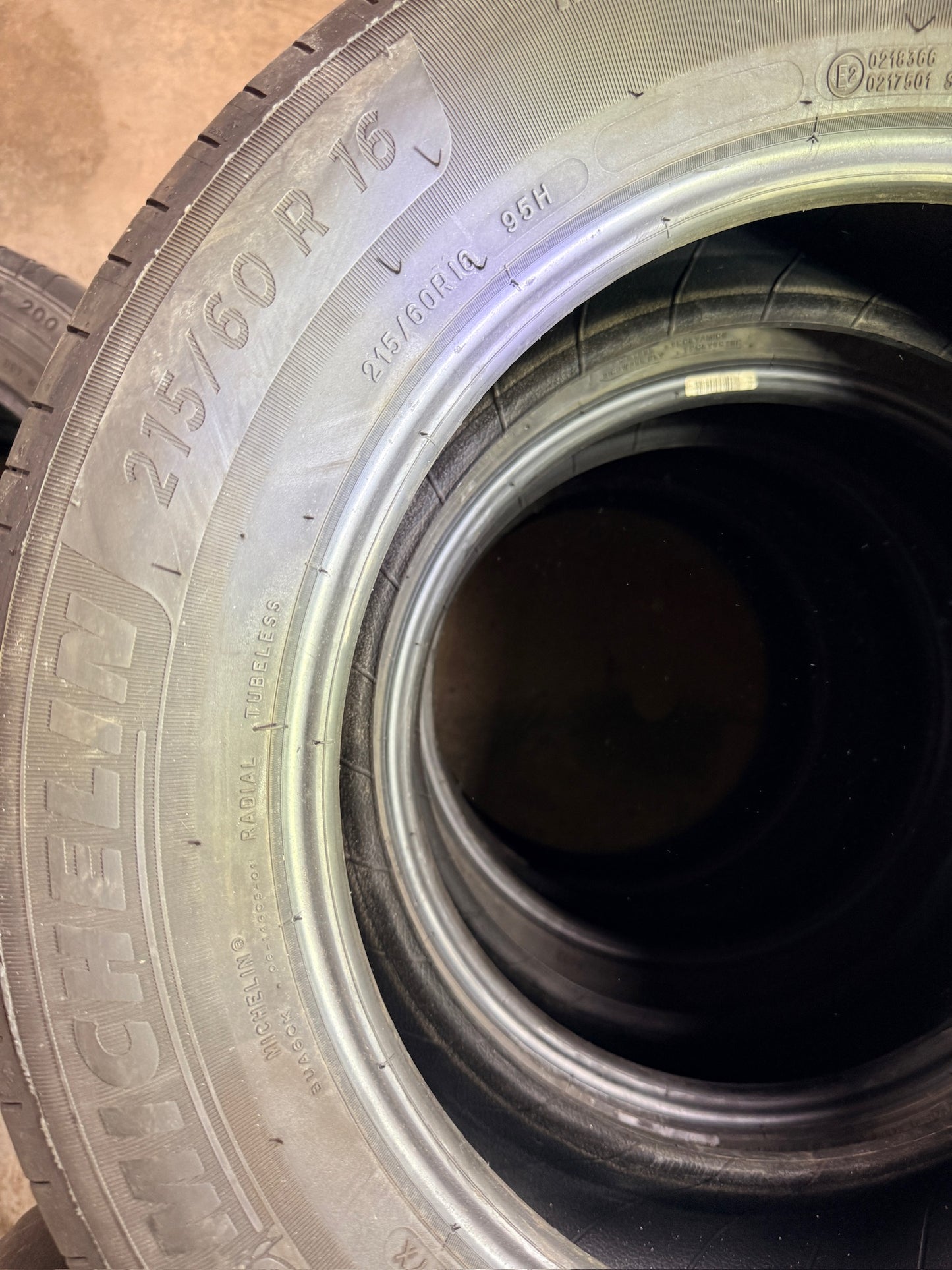 215/60/16 - estive - Bridgestone - DOT 2020 - Usato