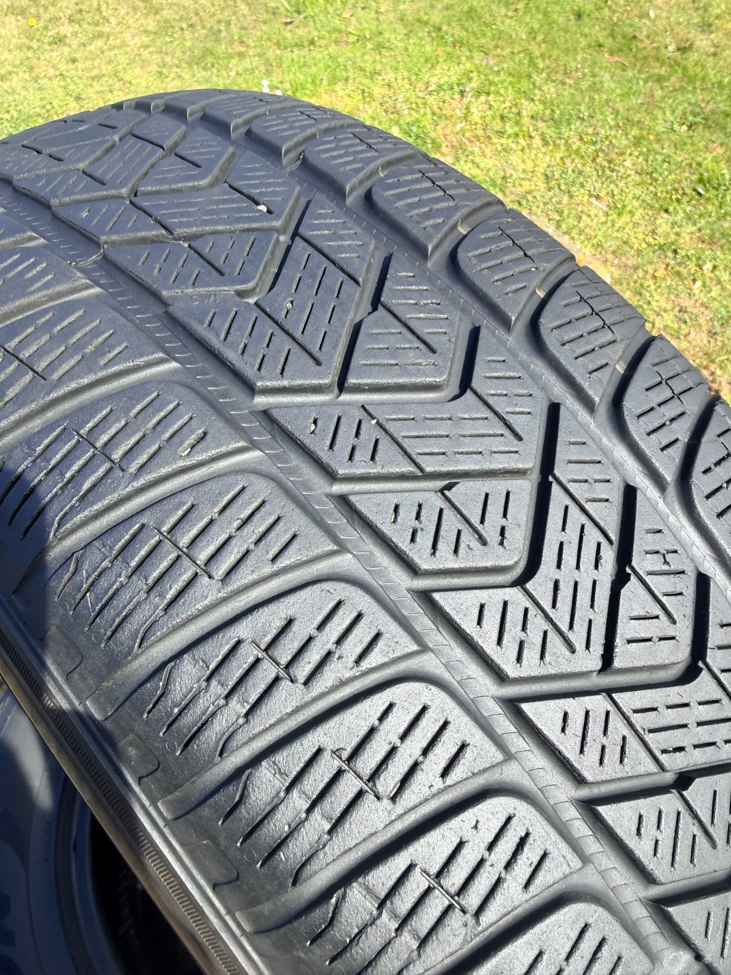 215/65/17 - Invernali - Pirelli - DOT 2021 - Usato