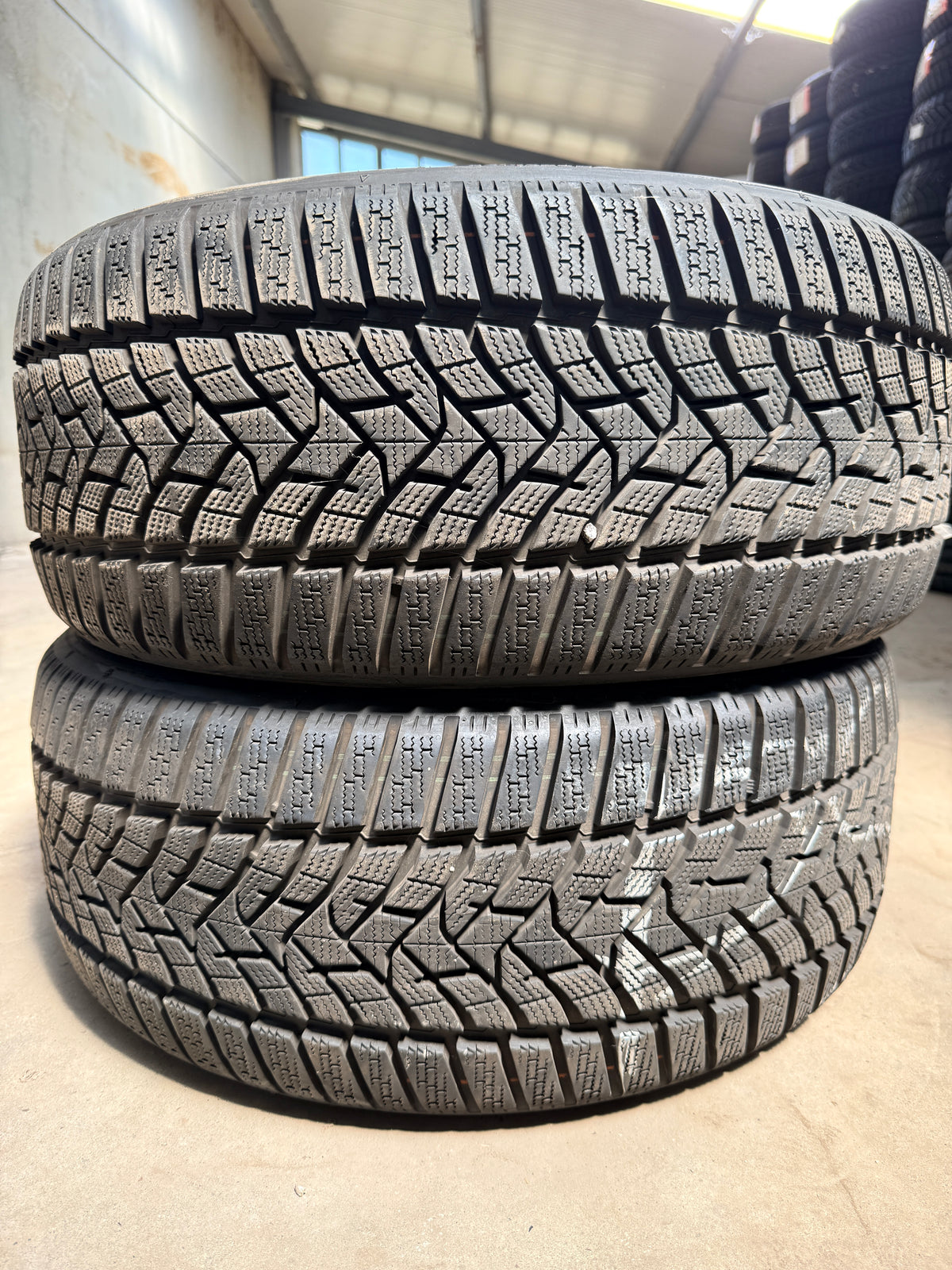 225/40/19 - invernali - Dunlop - DOT 2022 - Nuovi - Demo
