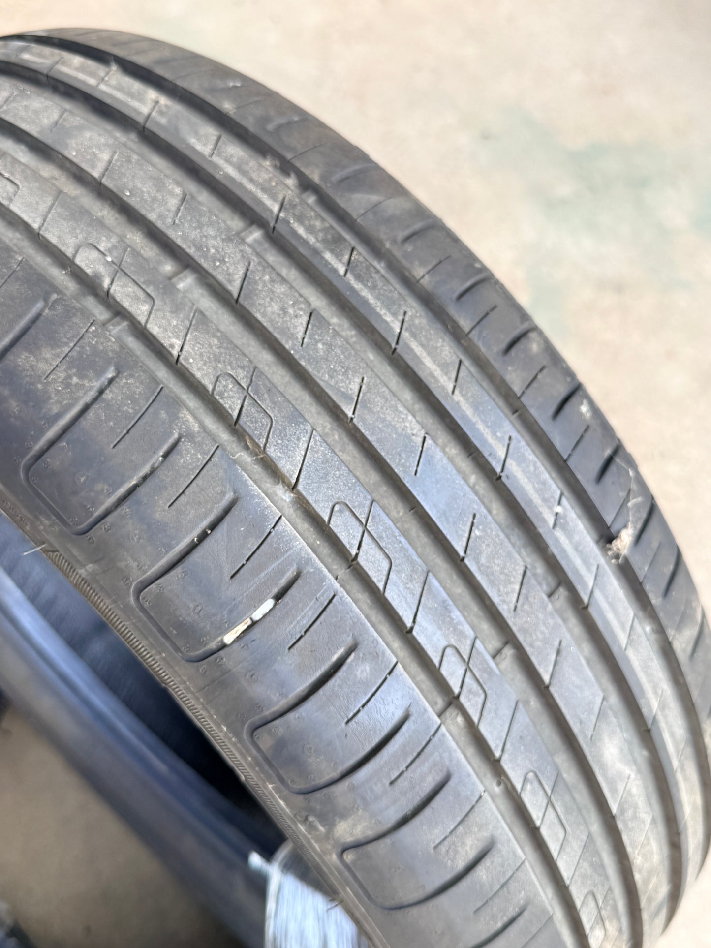 205/55/17 - Estive - Goodyear - DOT 2023 - Usato