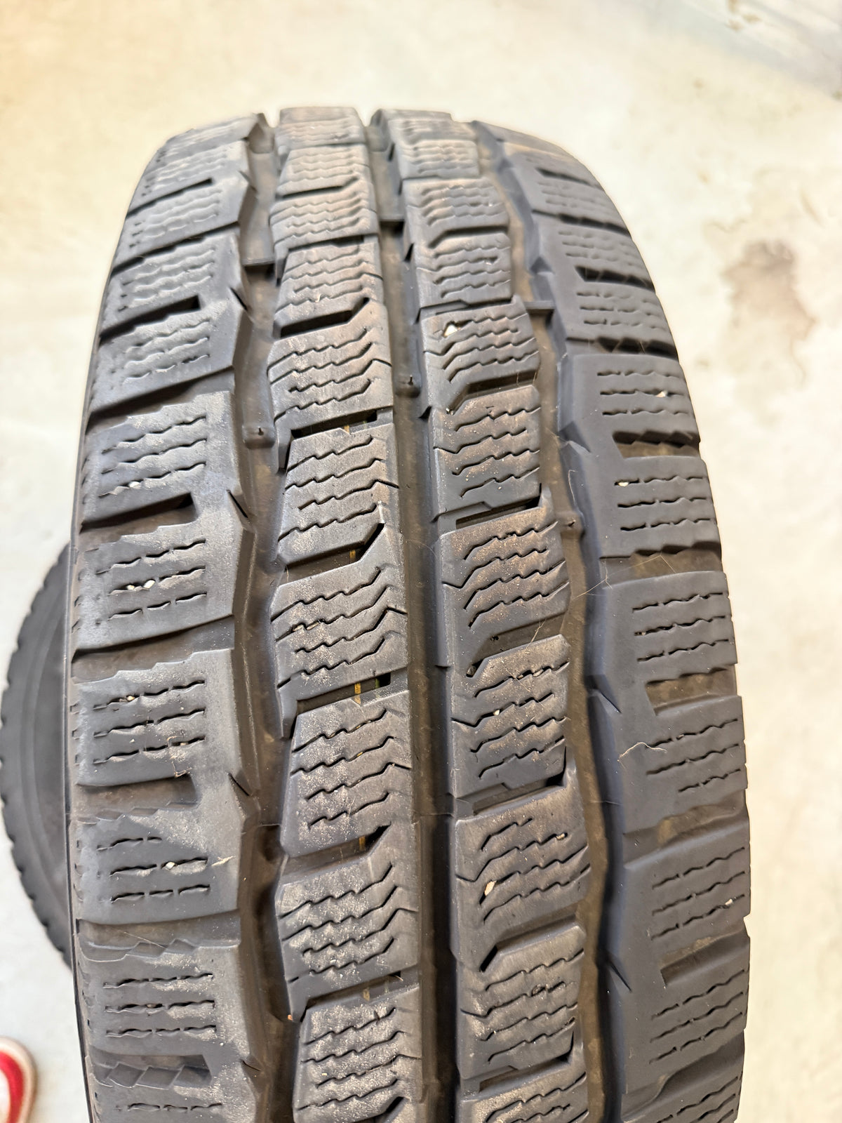 215/70/15C - Invernali - Kumho - DOT 2023 - Usato