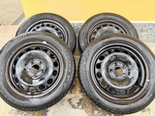 Cerchi + gomme estive Pirelli 16” - Volkswagen Golf/VAG -  Originali - Usato