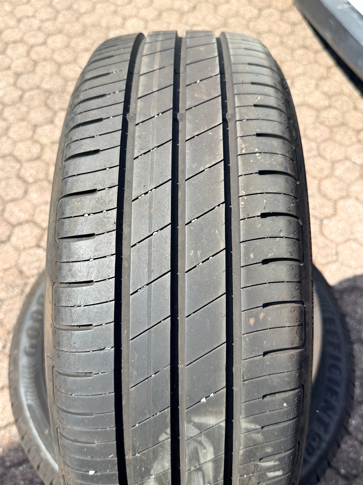 185/55/15 - Estive - Goodyear - DOT 2023 - Usato