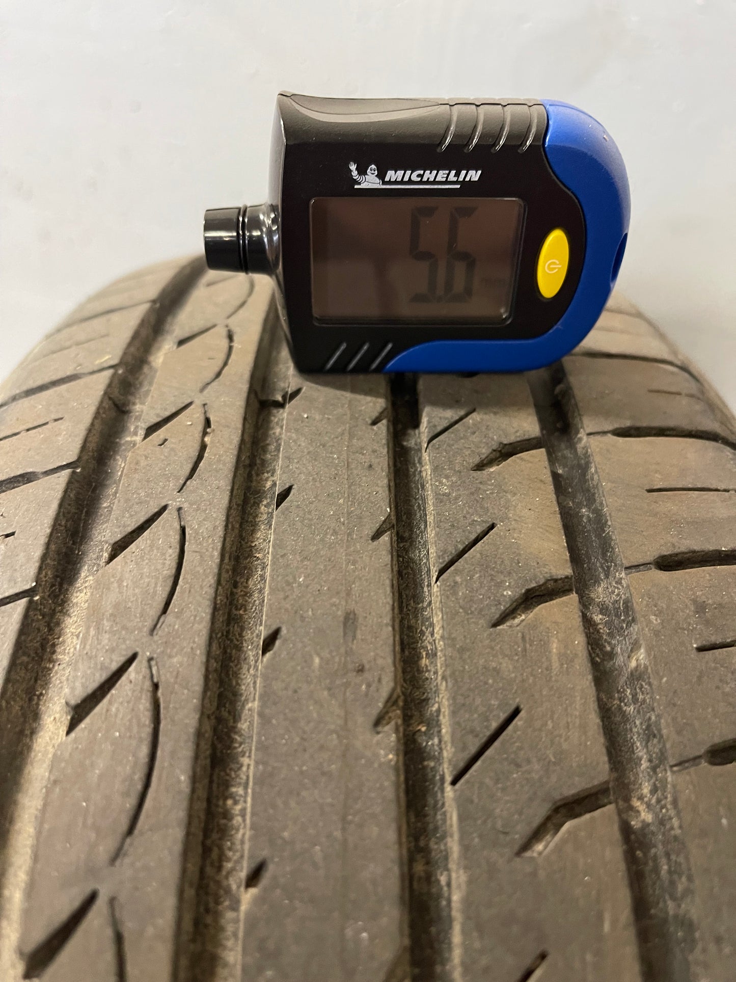 185/60/15 - Estive - Mastersteel - DOT 2022 - Usato