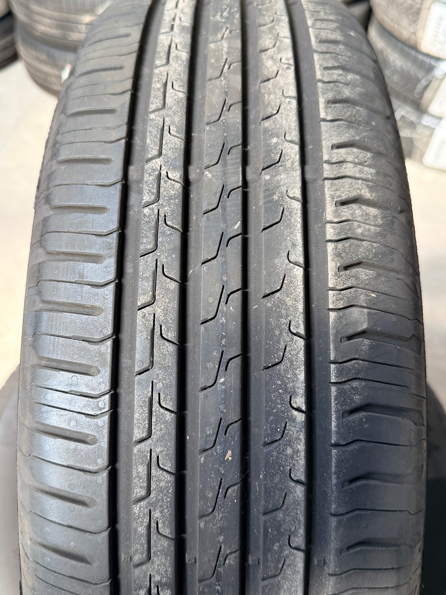 215/65/17 - Estive - Continental - DOT 2023 - Usato